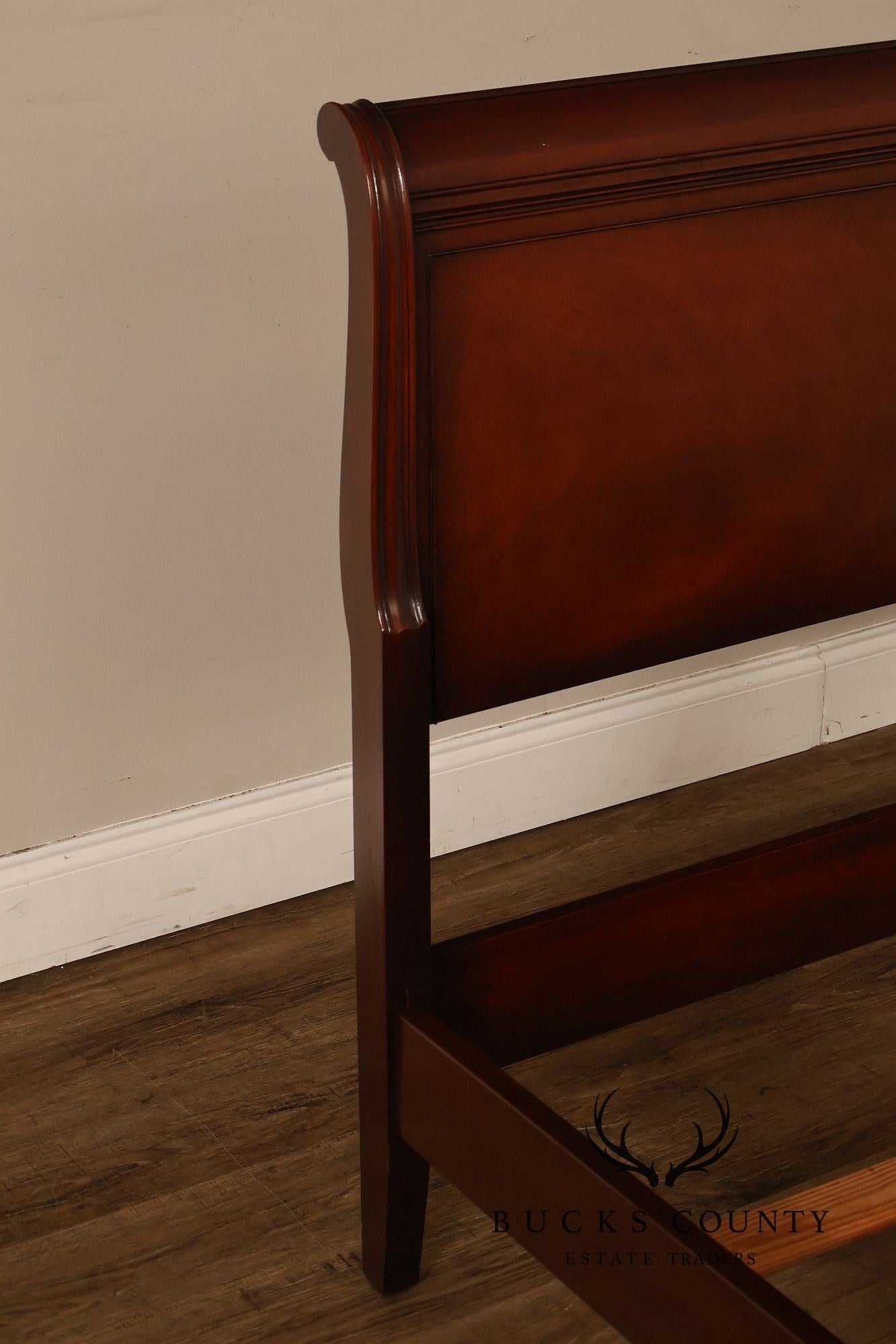 1940's Vintage Mahogany Traditional Pair Of Twin Sleigh Beds