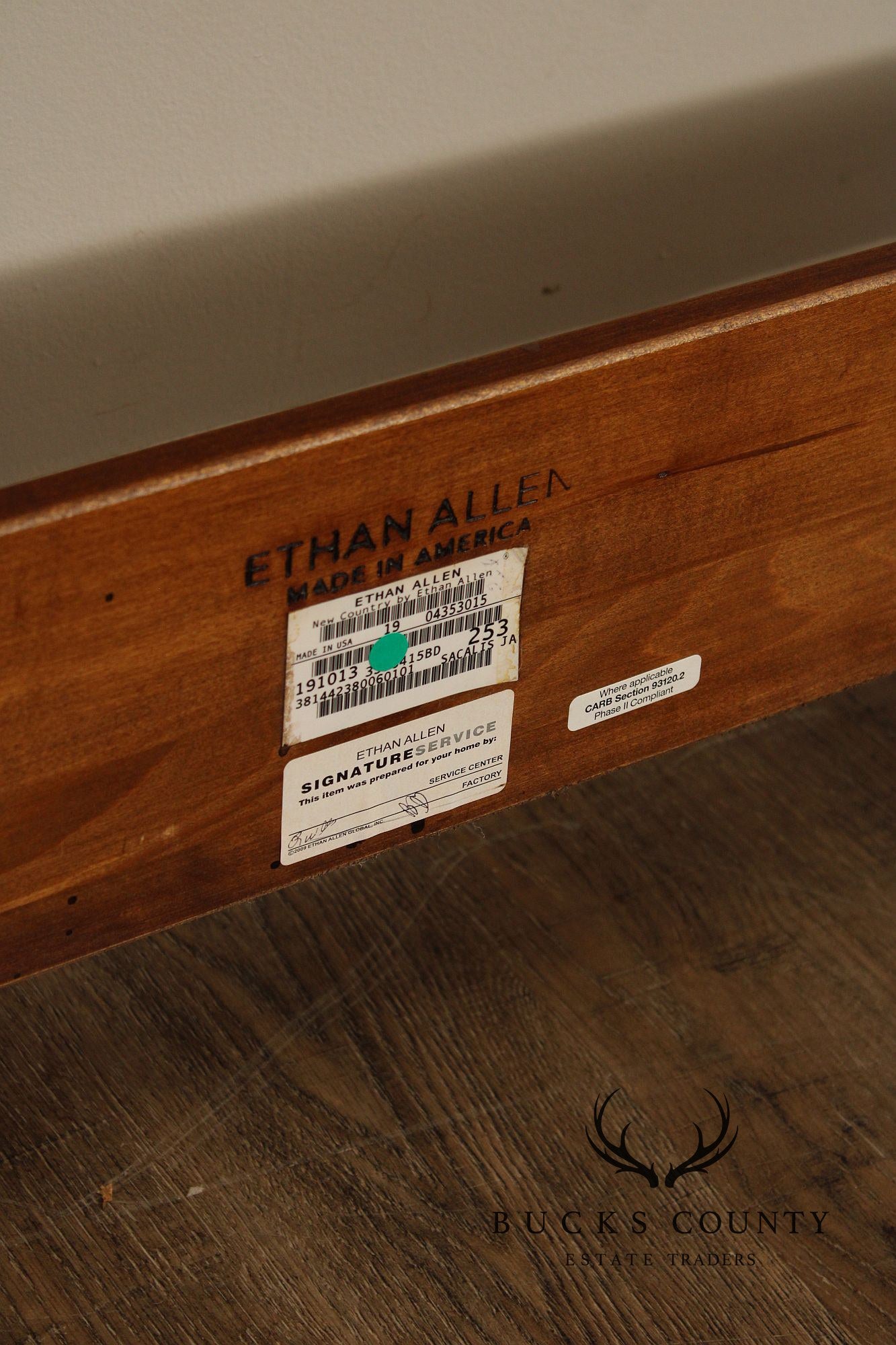 ETHAN ALLEN ‘NEW COUNTRY’ MAPLE QUEEN SLEIGH BED