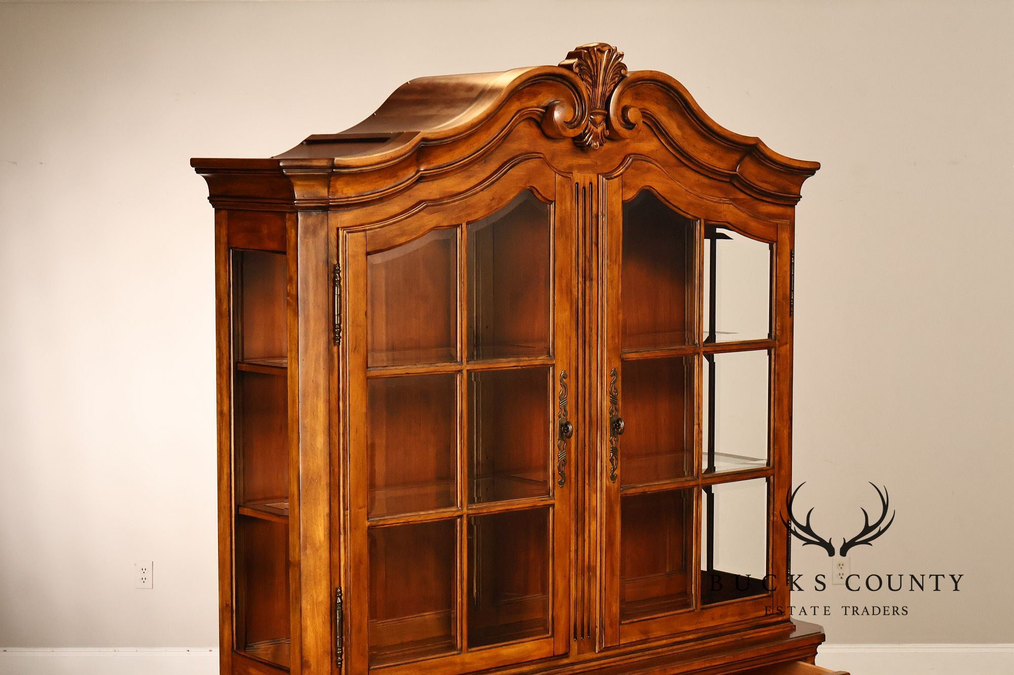 Ethan Allen 'Tuscany' China Cabinet