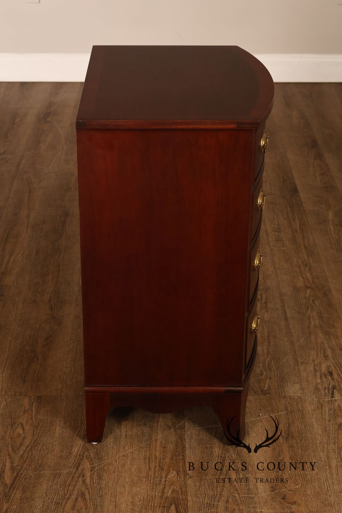 Thomasville Hepplewhite Style Pair Of Mahogany Bow Front Chest Nightstands