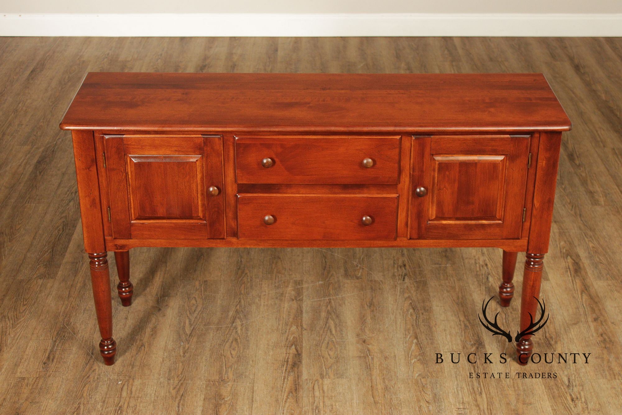NICHOLS & STONE MAPLE SERVER SIDEBOARD WITH FLUTED LEGS