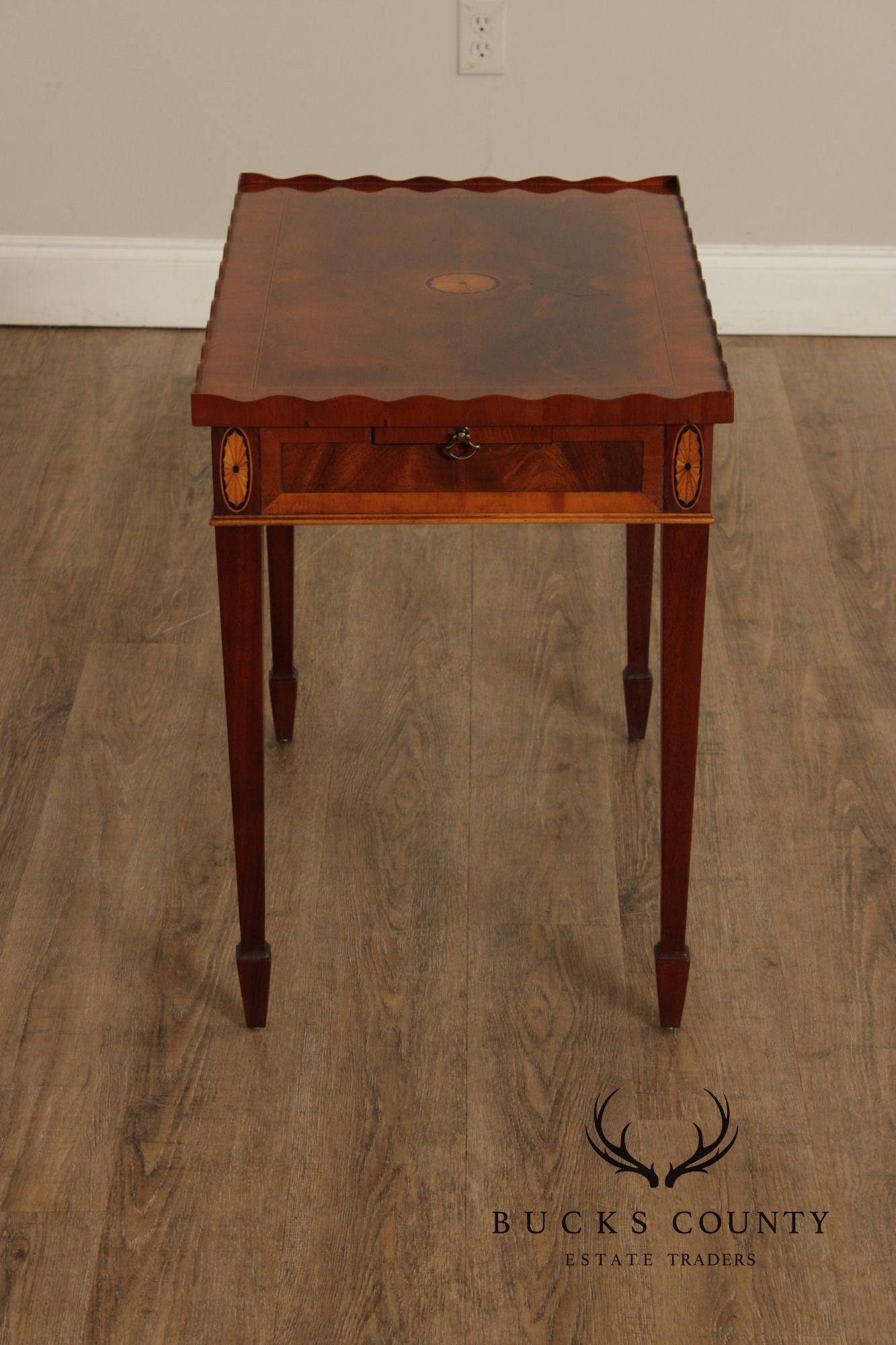 Hekman Federal Style Inlaid Mahogany And Yew Wood Side Table