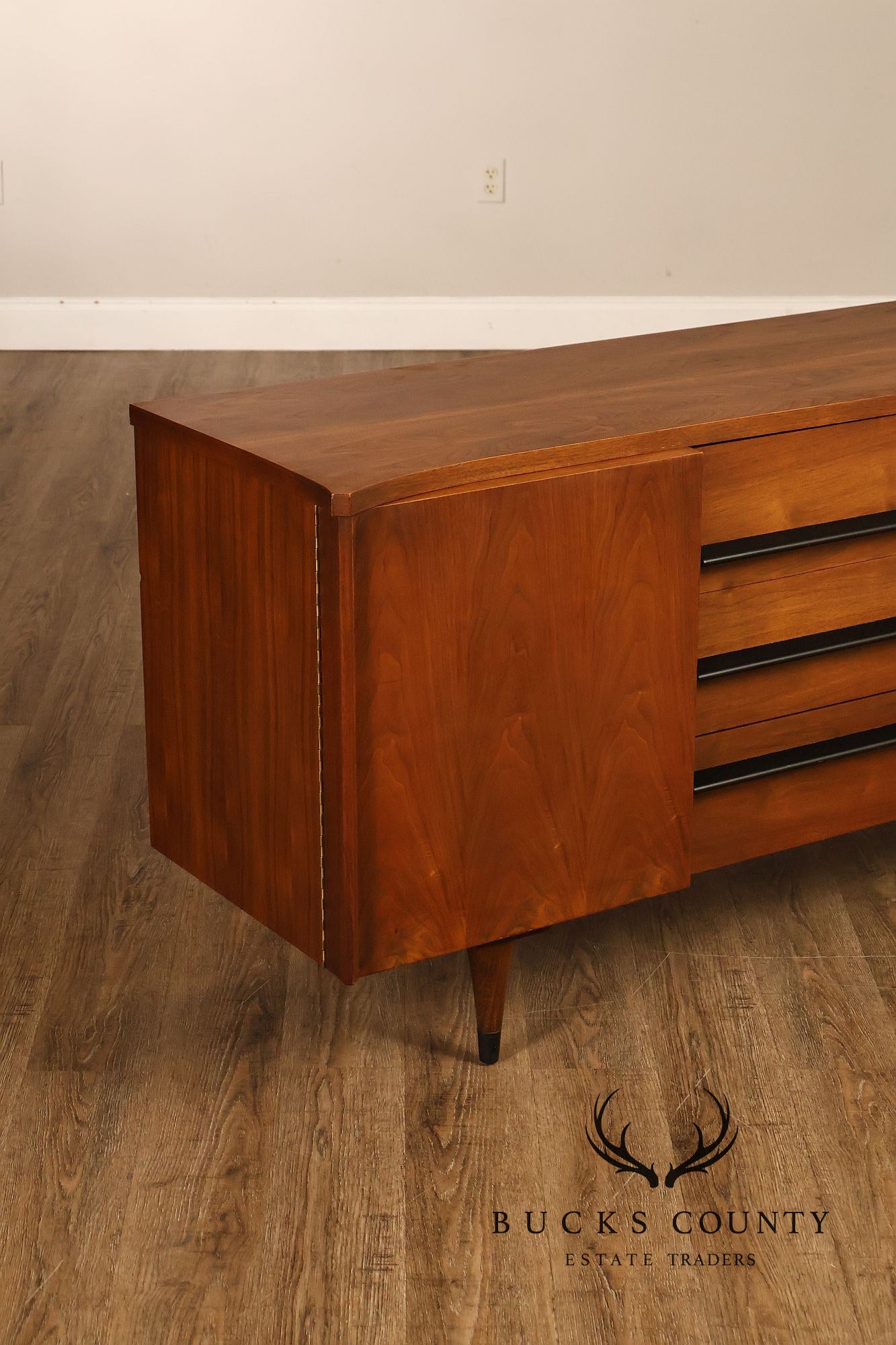 American of Martinsville Mid Century Modern Walnut Chest of Drawers