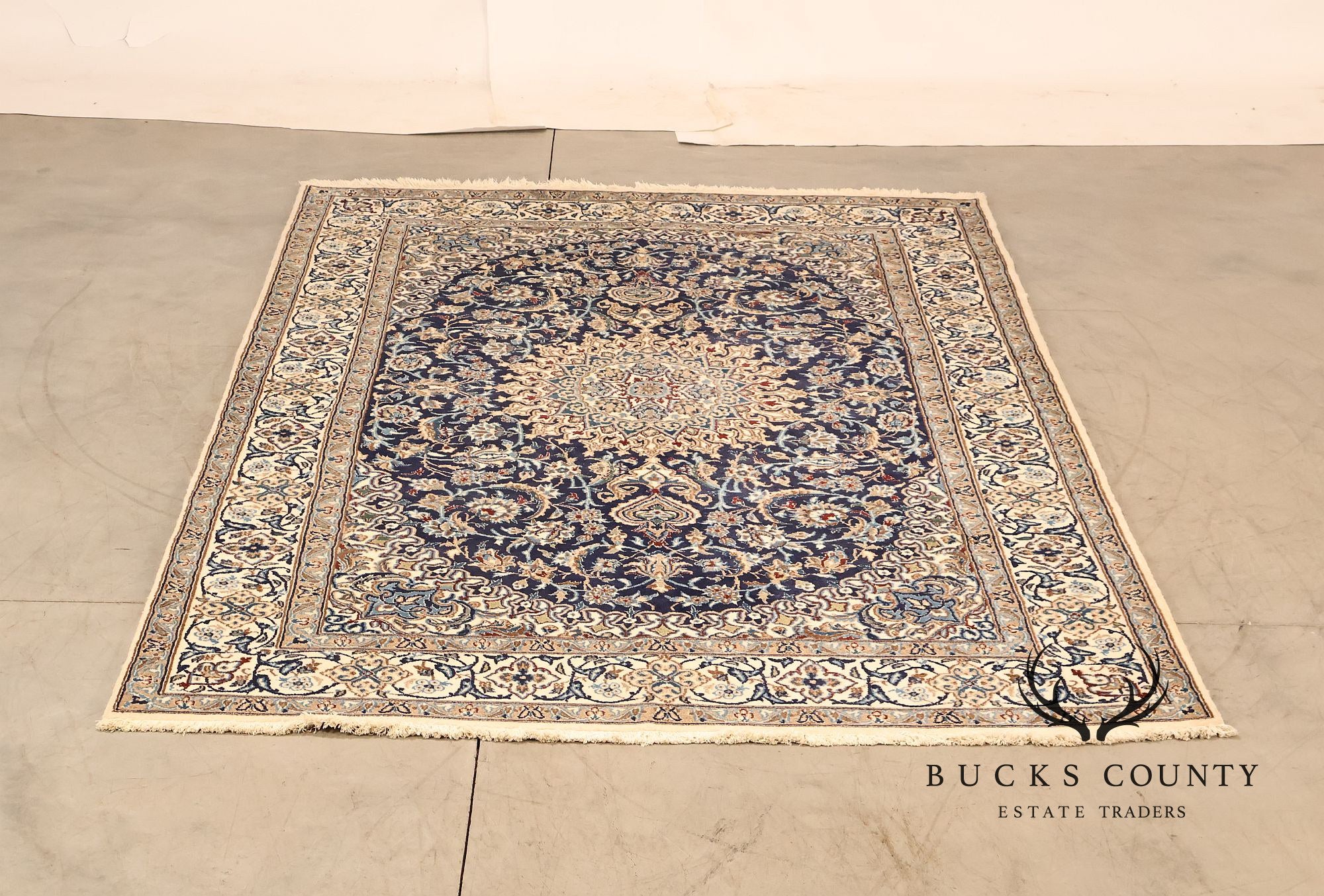 Handwoven Wool Curvilinear Medallion 6.4' x 10.75' Rug