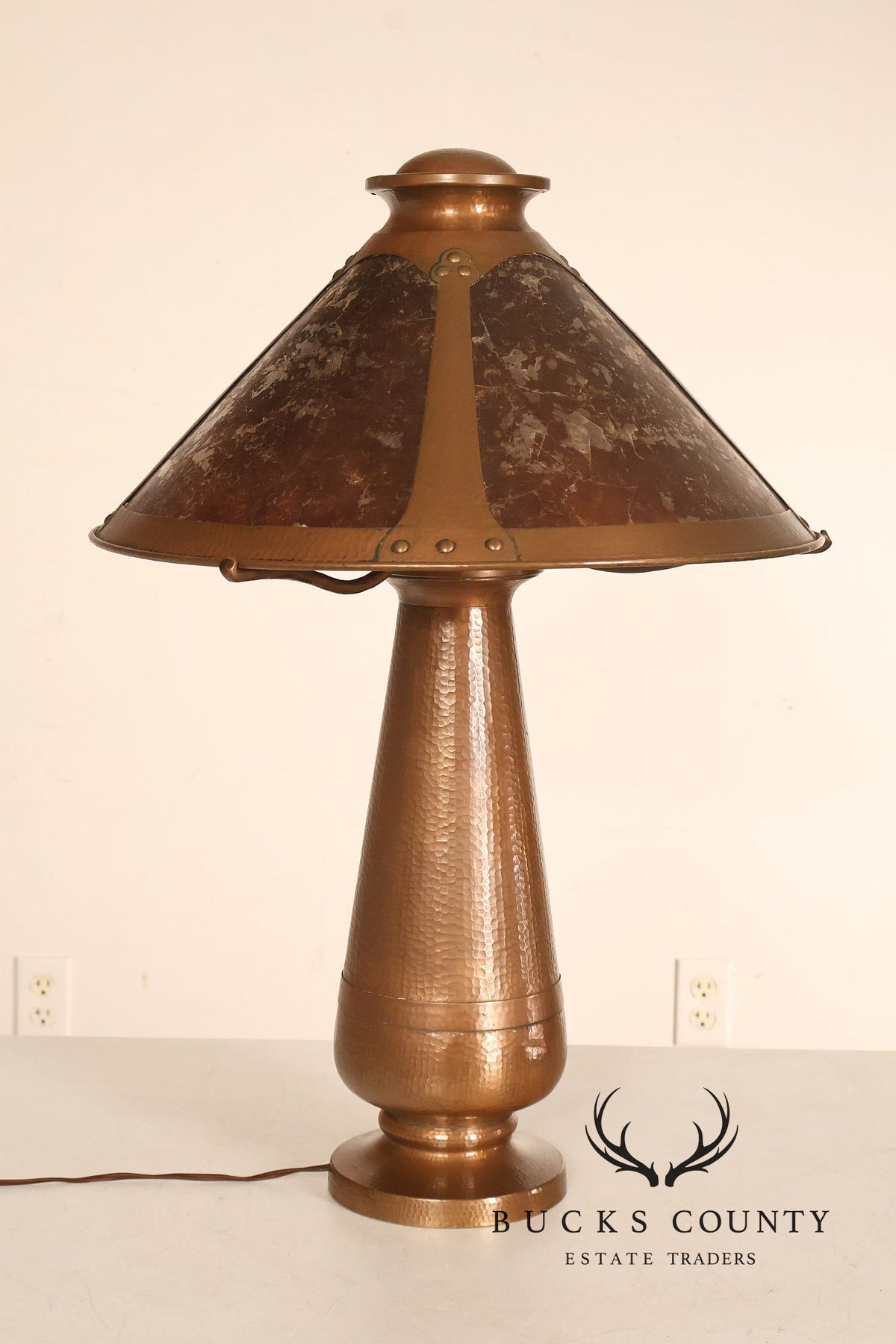 Antique Benedict Studios Arts And Crafts Hammered Copper And Mica Table Lamp