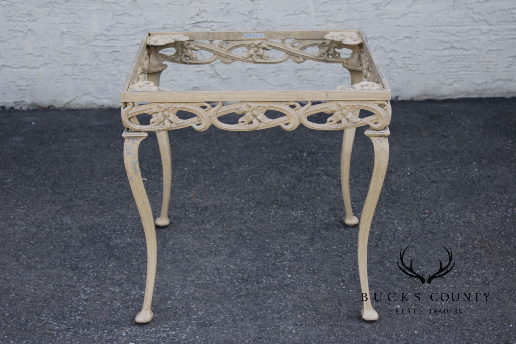 Brown Jordan Pair of Cast Aluminum 'Day Lily' Outdoor Patio Side Tables