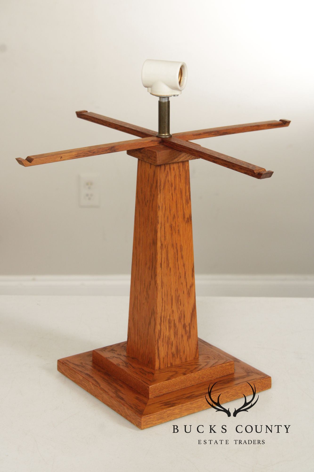 Mission Style Oak and Mica Table Lamp
