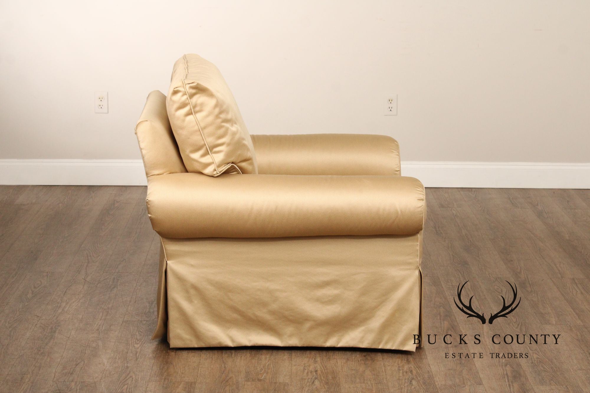 Alexandria Classic Rolled Arm Lounge Chair