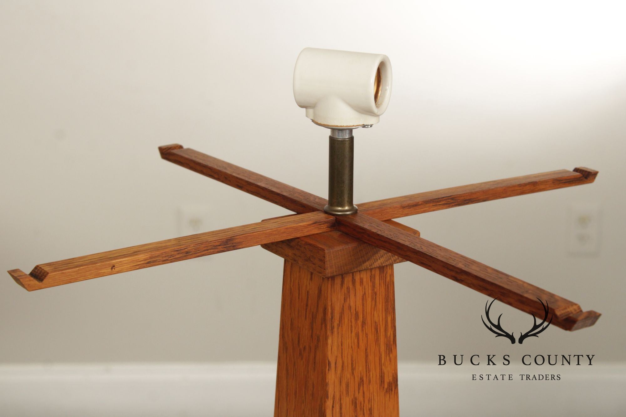 Mission Style Oak and Mica Table Lamp