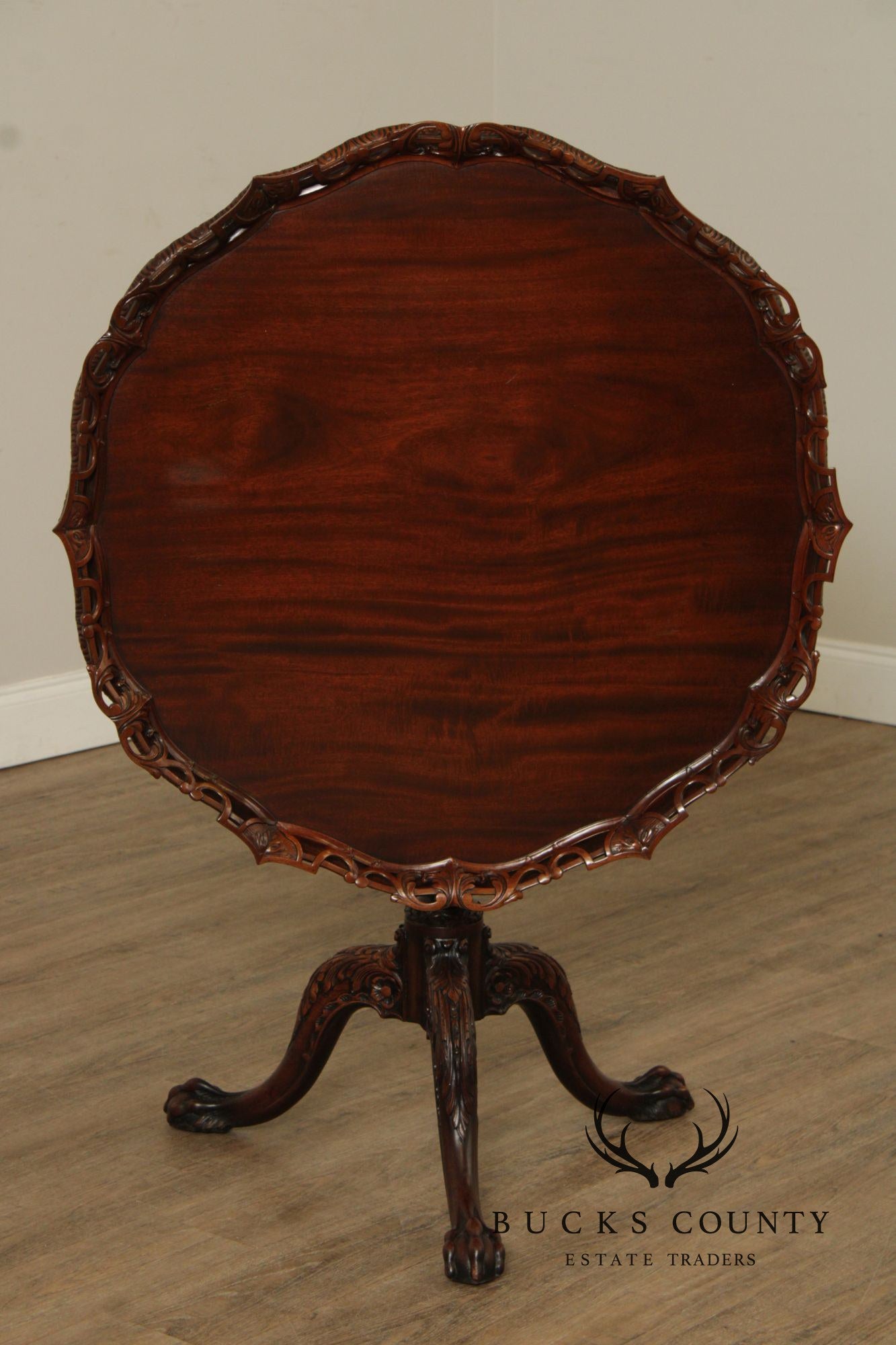 Schmieg and Kotzian Georgian Style Mahogany Pie Crust Table