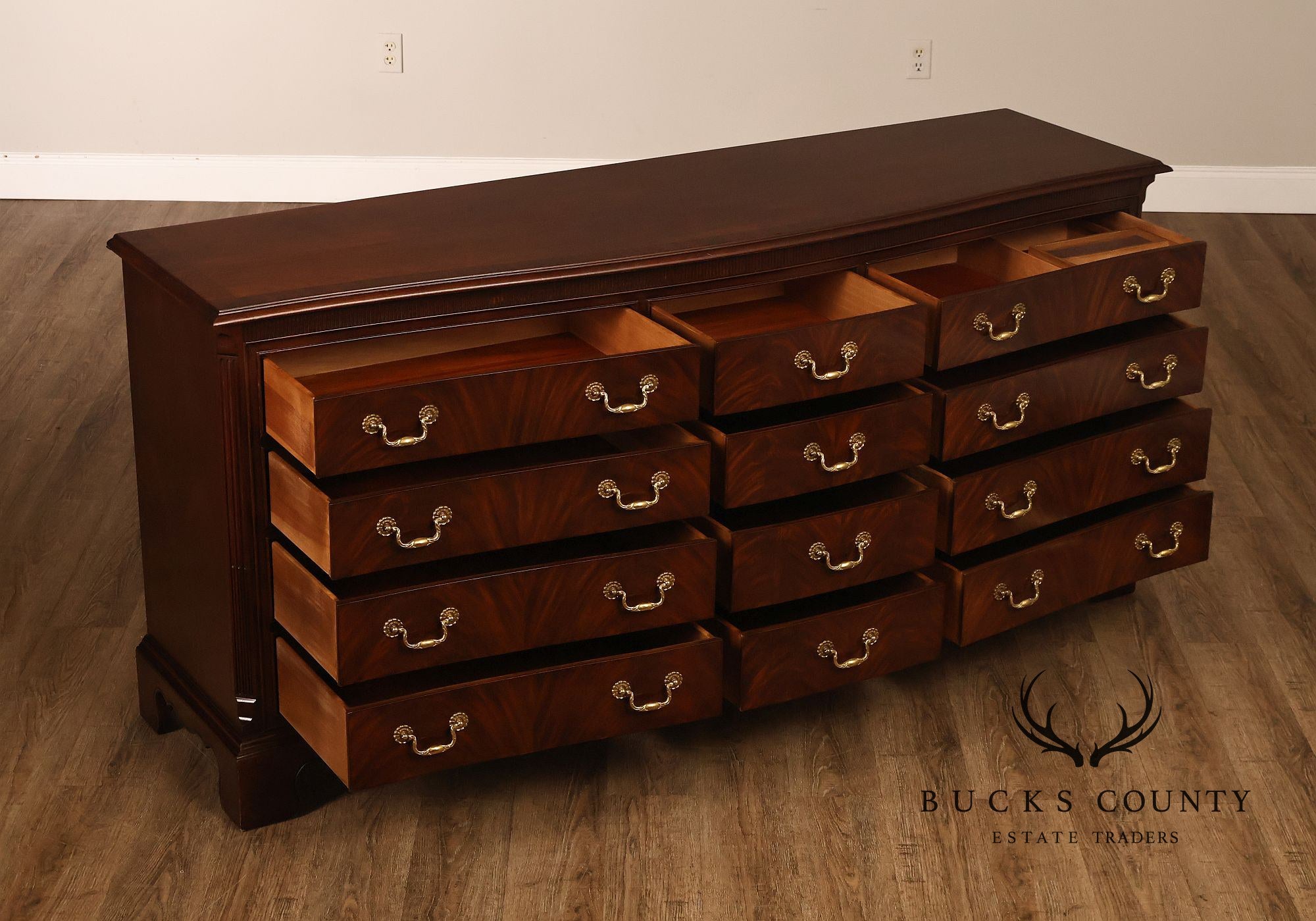Drexel Heritage Georgian Style Mahogany Twelve-Drawer Dresser