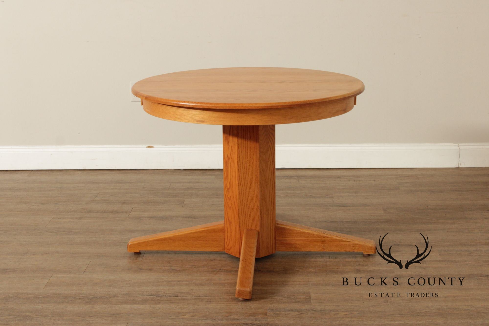 Solid Oak Round Expandable Pedestal Dining Table