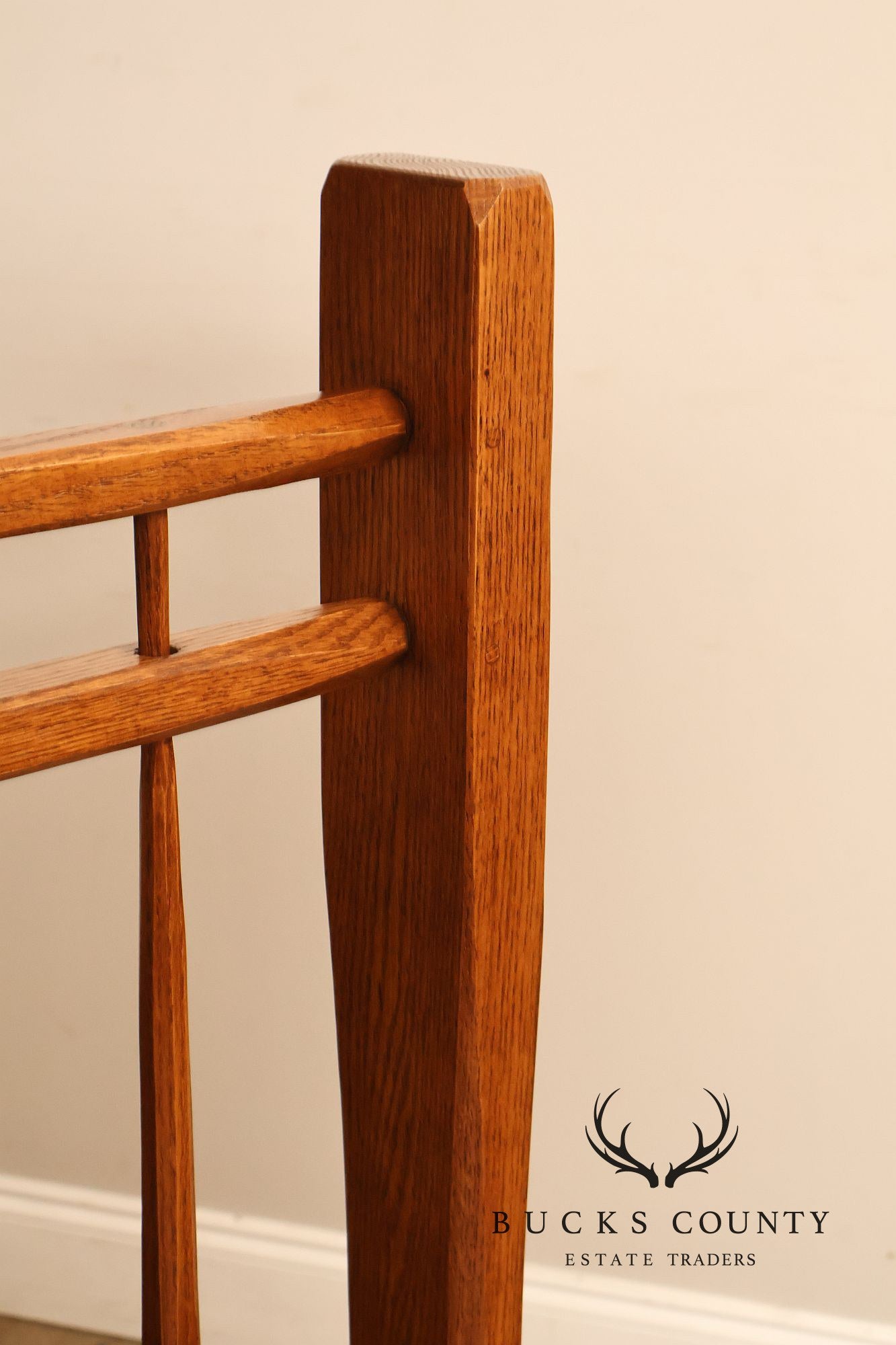 Hunt Country Furniture Farmhouse Style Oak Spindle Full-Size Bed