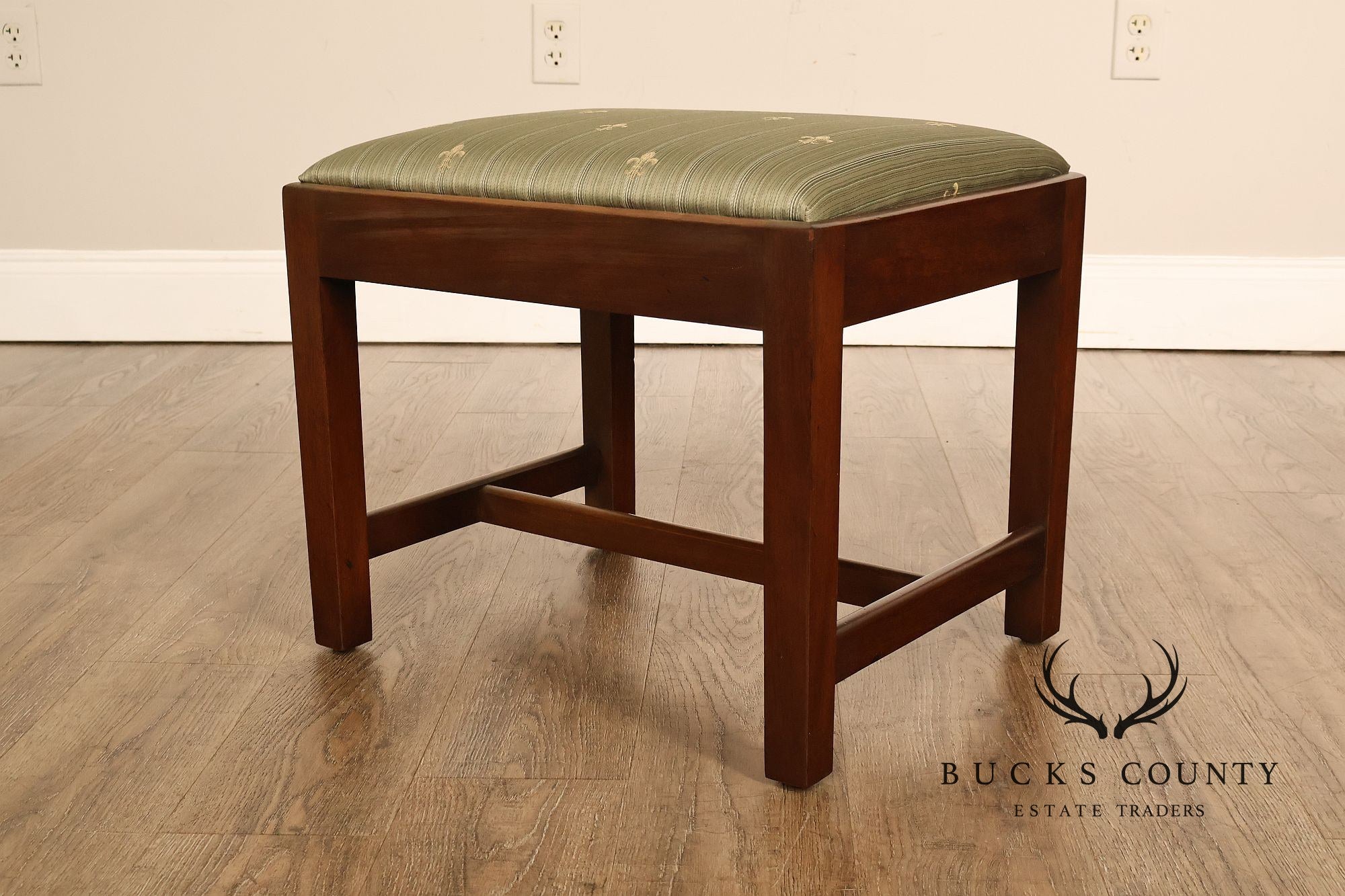 Kittinger Williamsburg Adaptation Mahogany Footstool