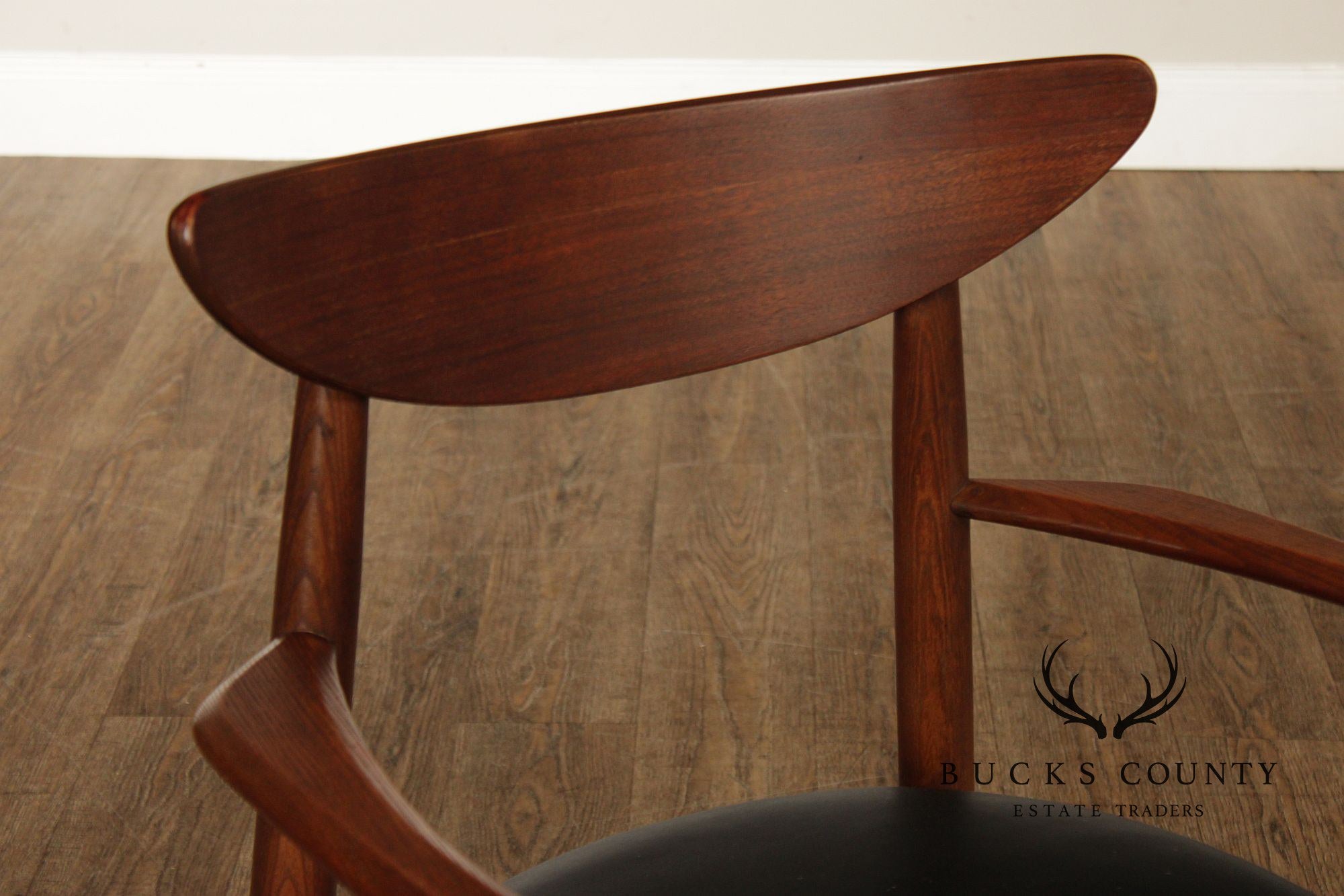 Stanley Furniture Mid Century Modern Walnut Set Of Six Dining Chairs