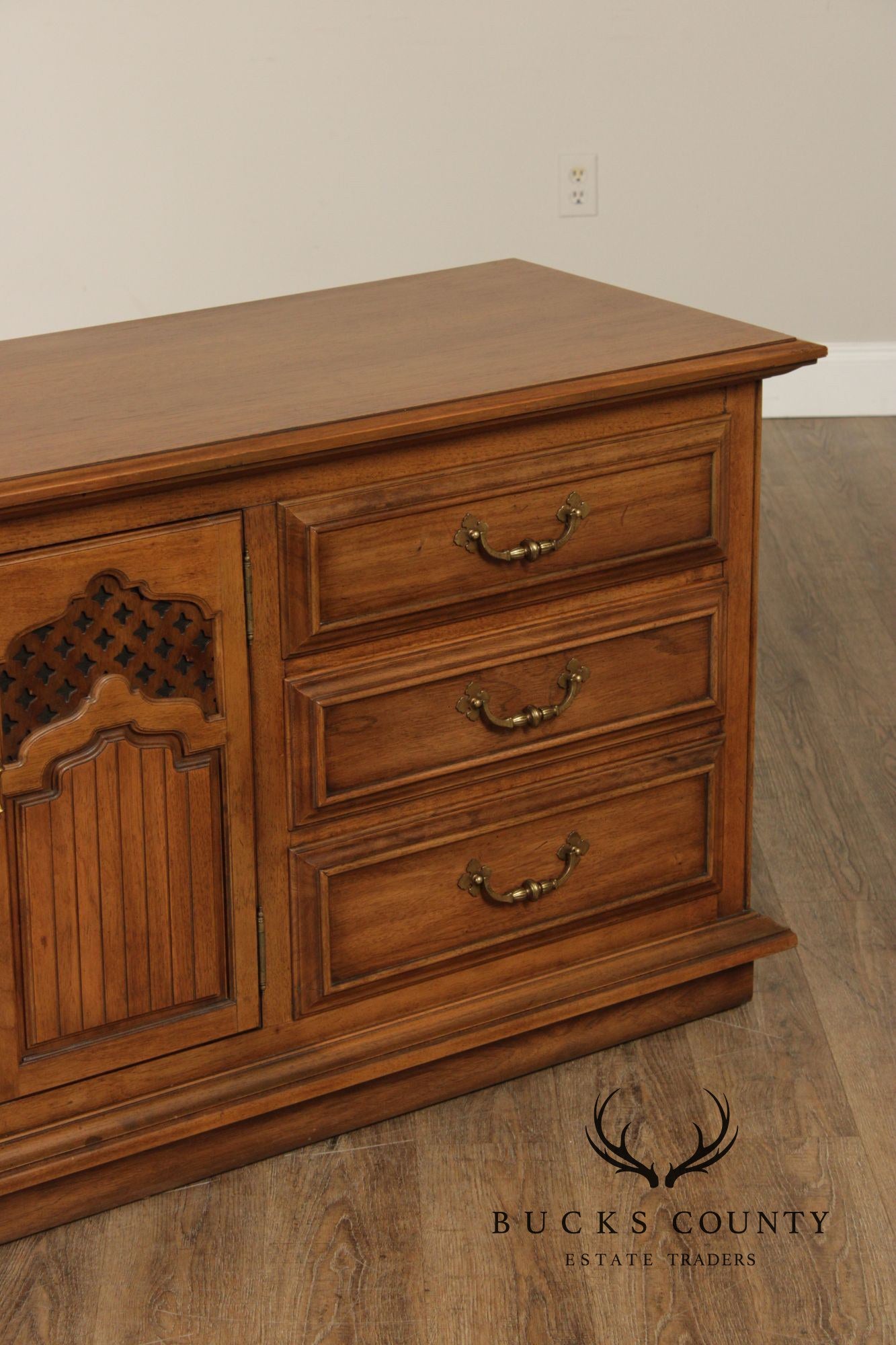 Thomasville Vintage Mediterranean Style Long Dresser