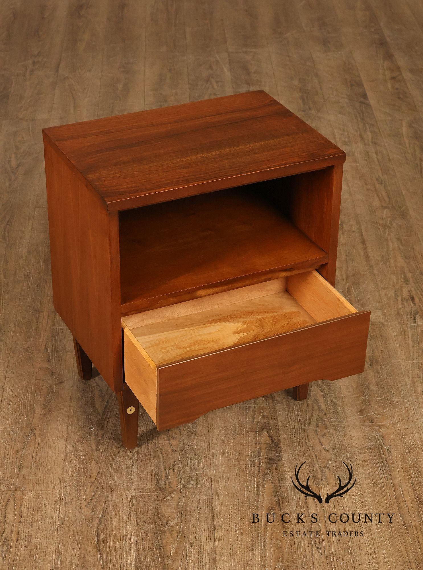 Stanley Furniture Mid Century Modern Pair of Walnut Nightstands