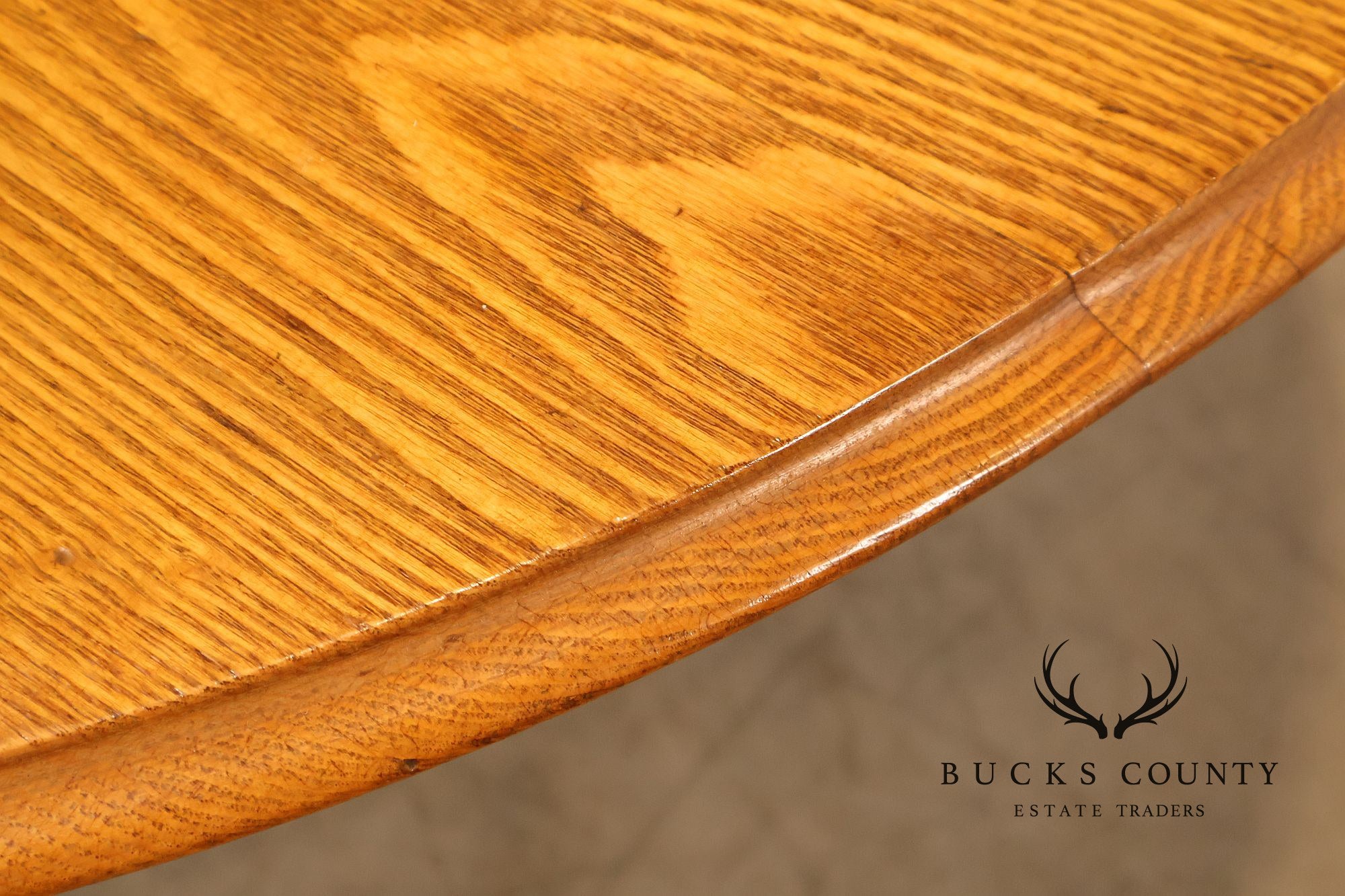 Antique Farmhouse Style Round Oak Extendable Dining Table