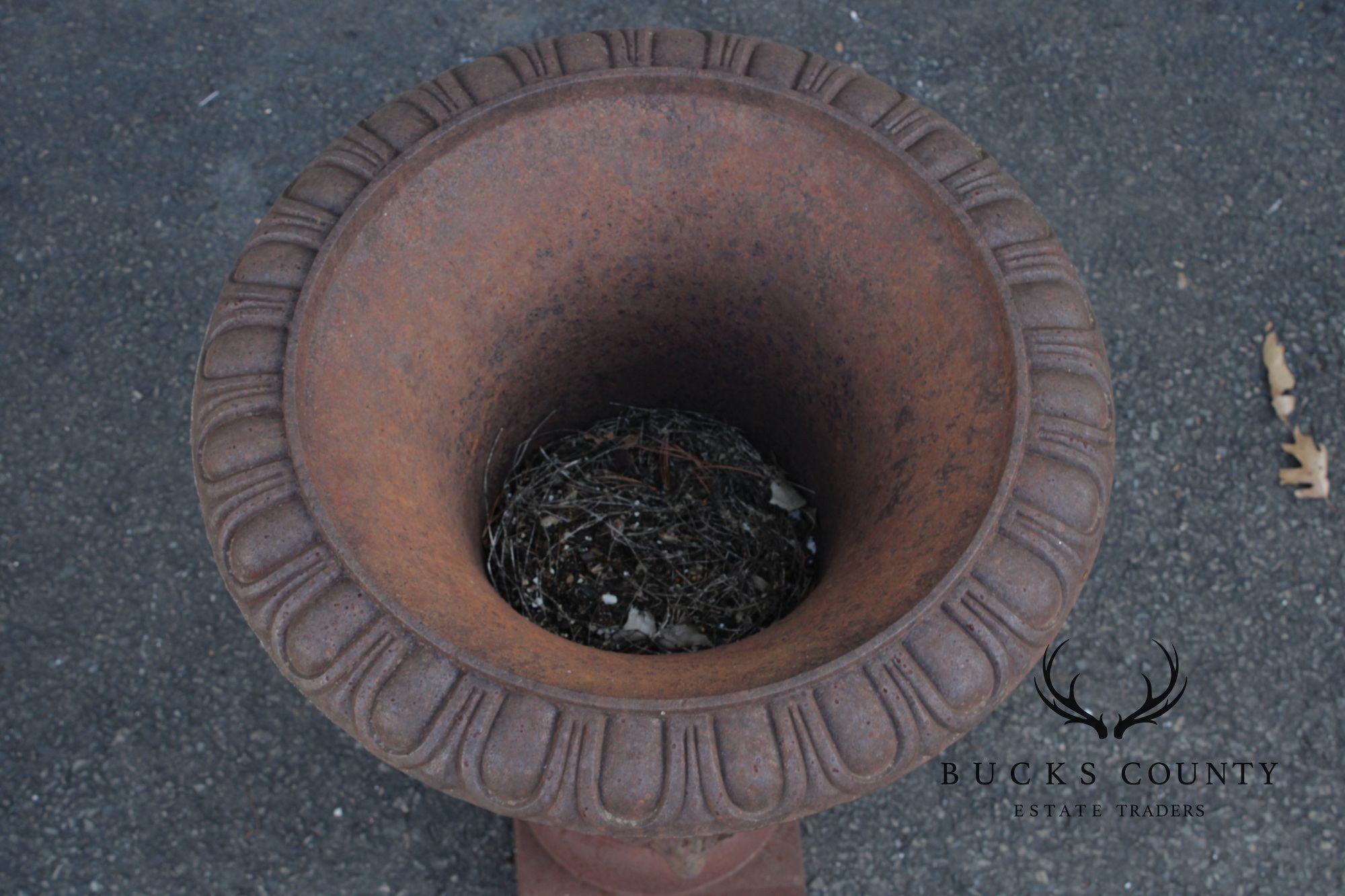 VINTAGE PAIR OF CAST IRON GARDEN URNS