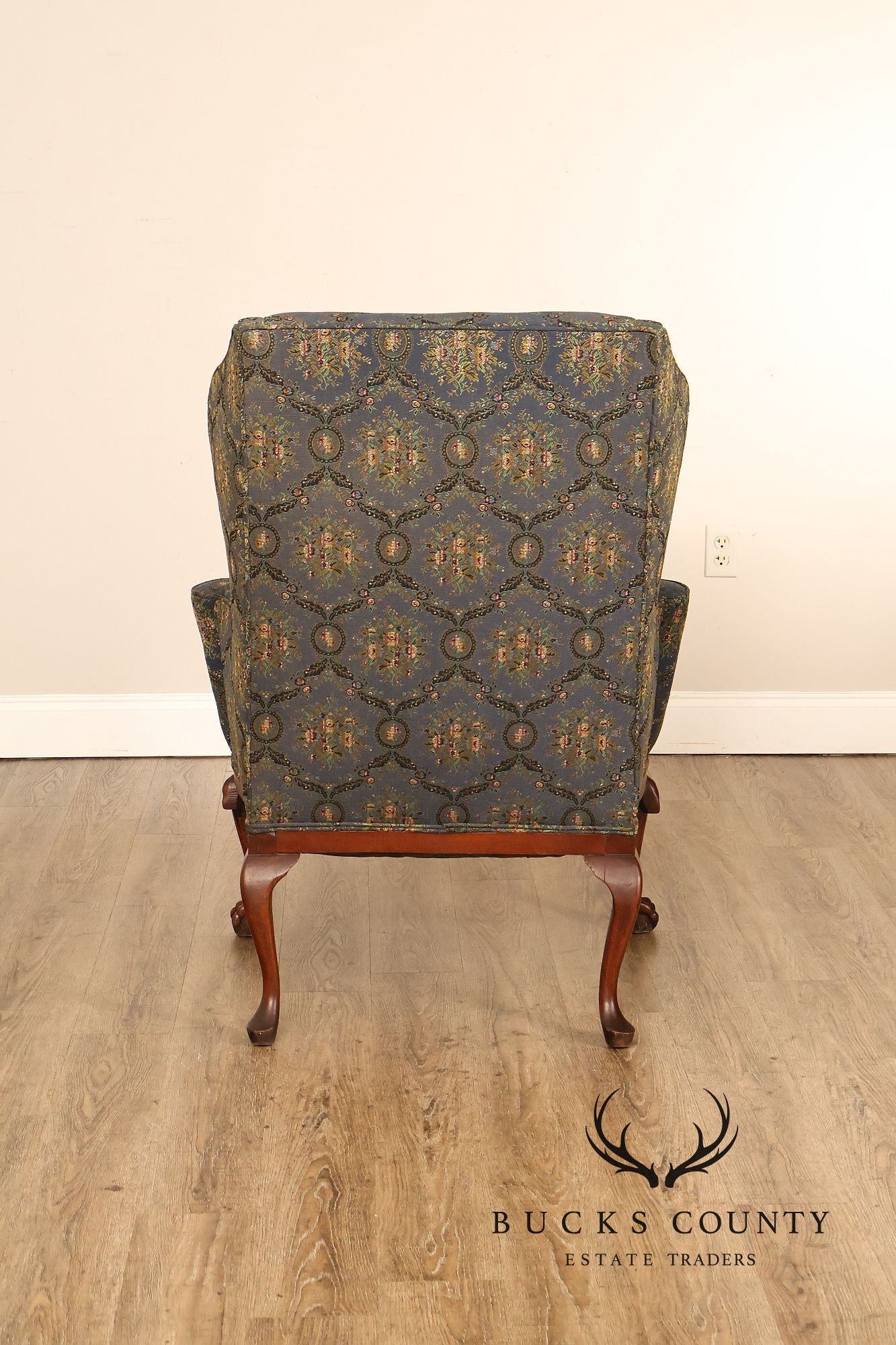 1930s Vintage Chippendale Style Carved Hardwood Eagle Wing Chair
