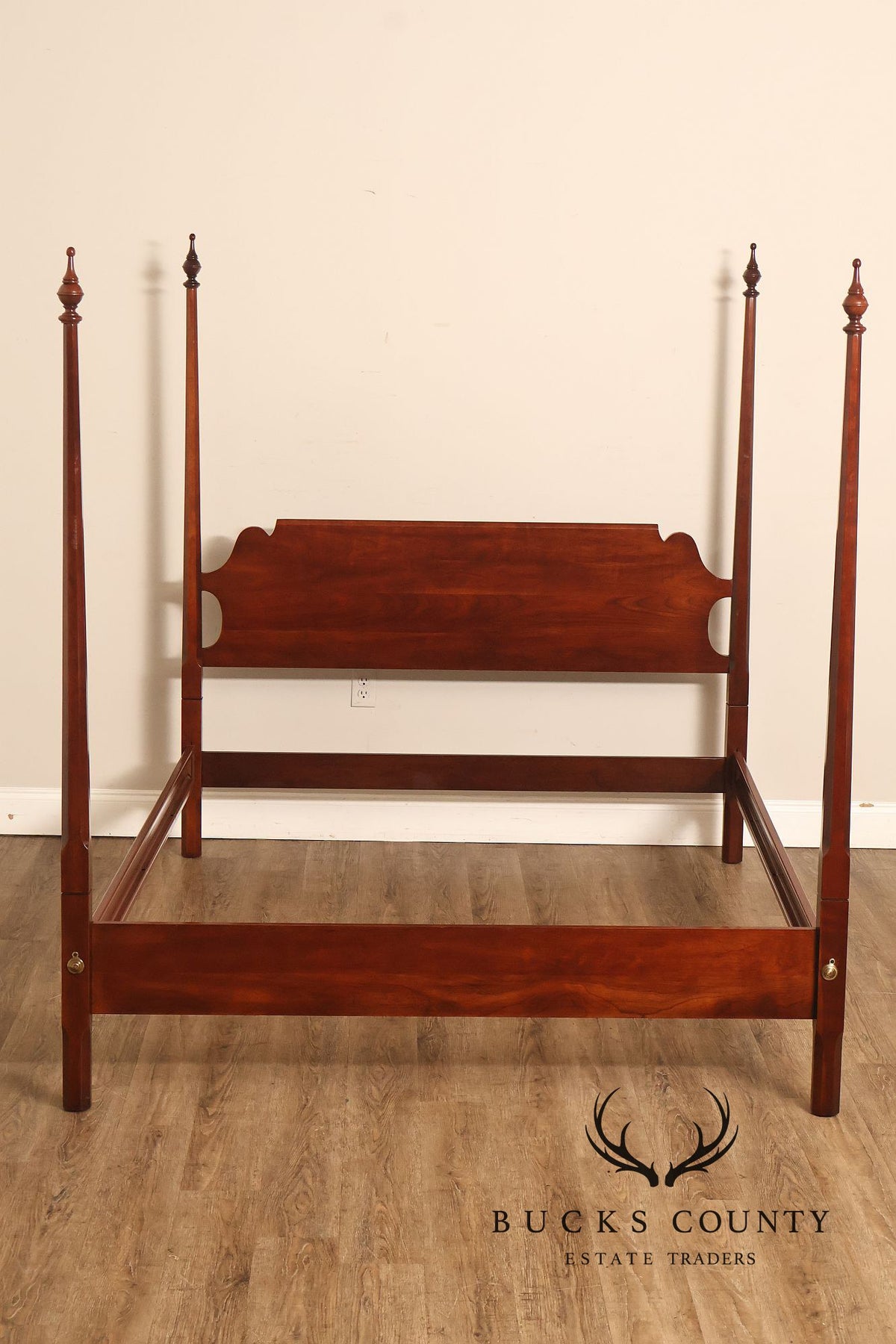 Statton Cherry Queen Size Poster Bed