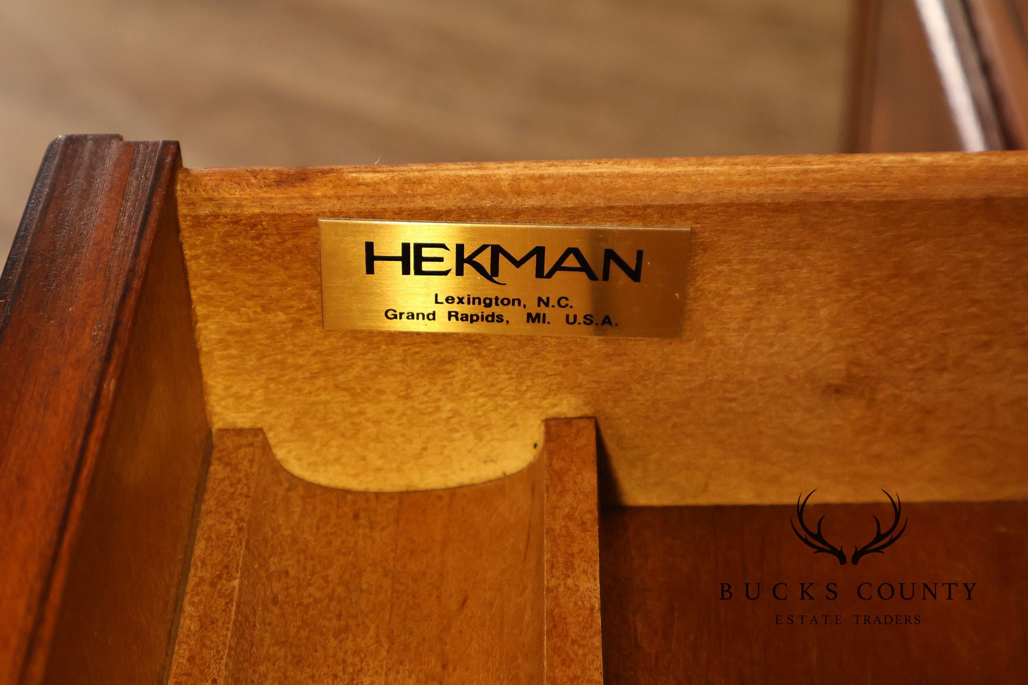 Hekman Traditional Mahogany Inlaid Seven Drawer Executive Desk