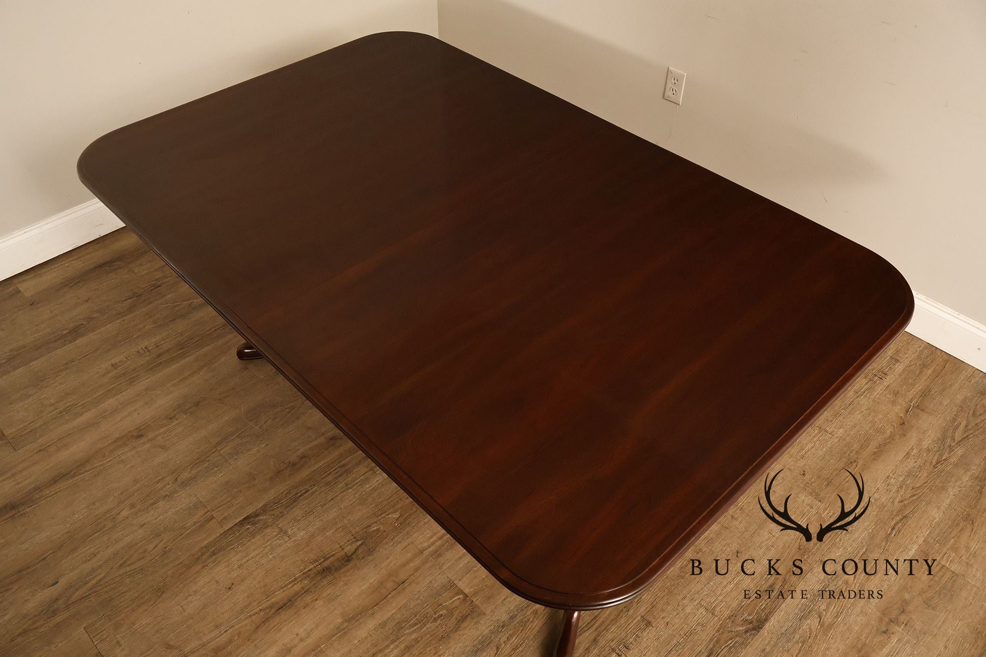 Ethan Allen Georgian Court Queen Anne Style Double Pedestal Cherry Dining Table