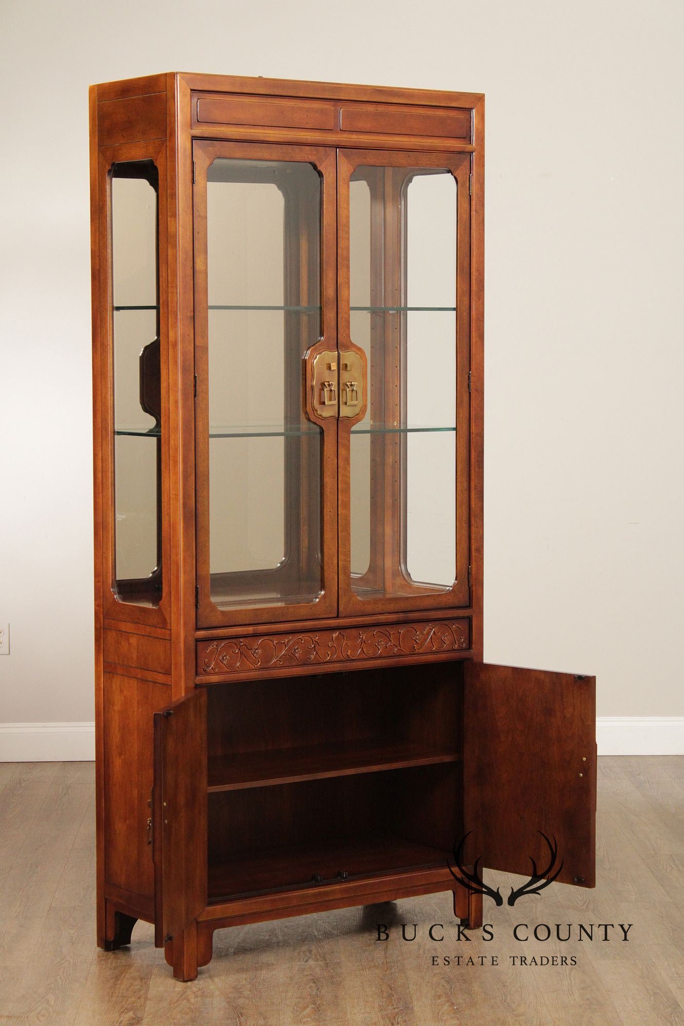 Henredon 'Folio 16' Asian Inspired Display Cabinet