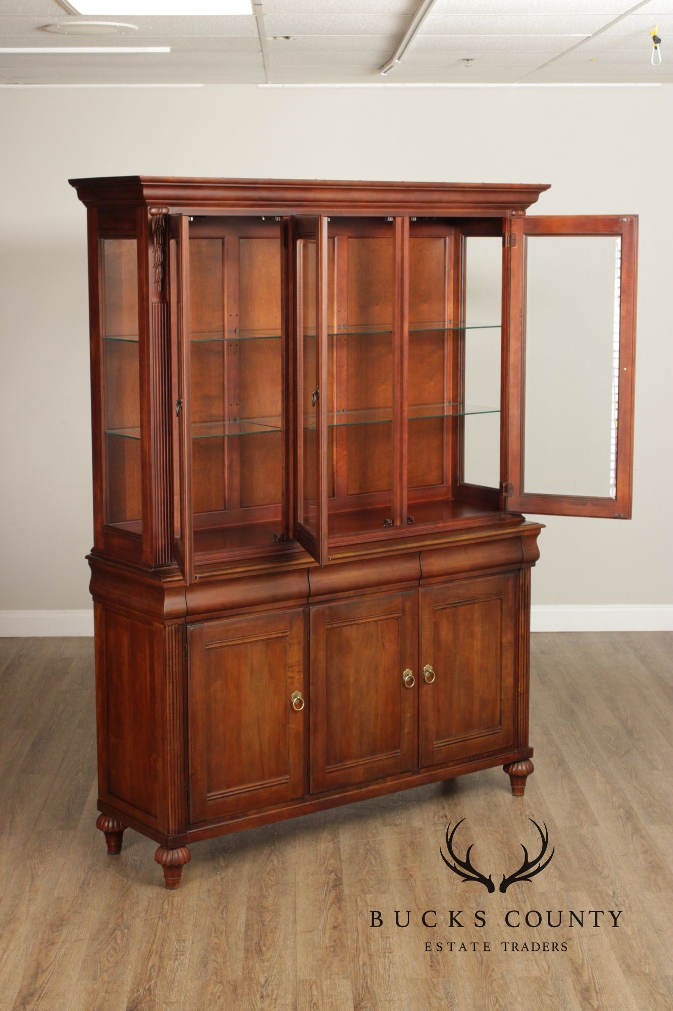 Ethan Allen British Classics Collection China Cabinet