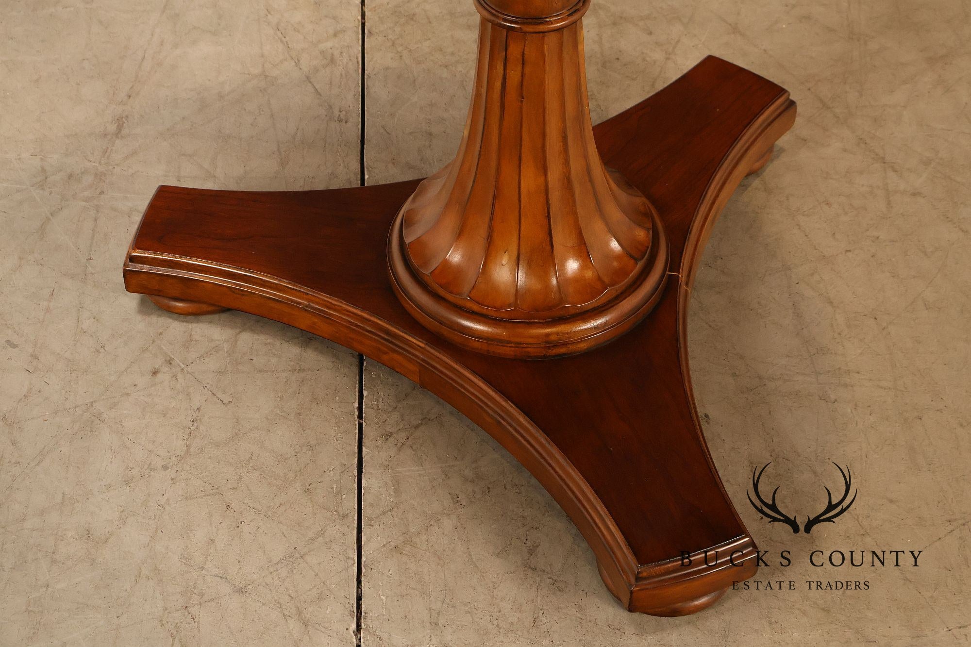 Ethan Allen Townhouse Collection Round Pedestal Side Table