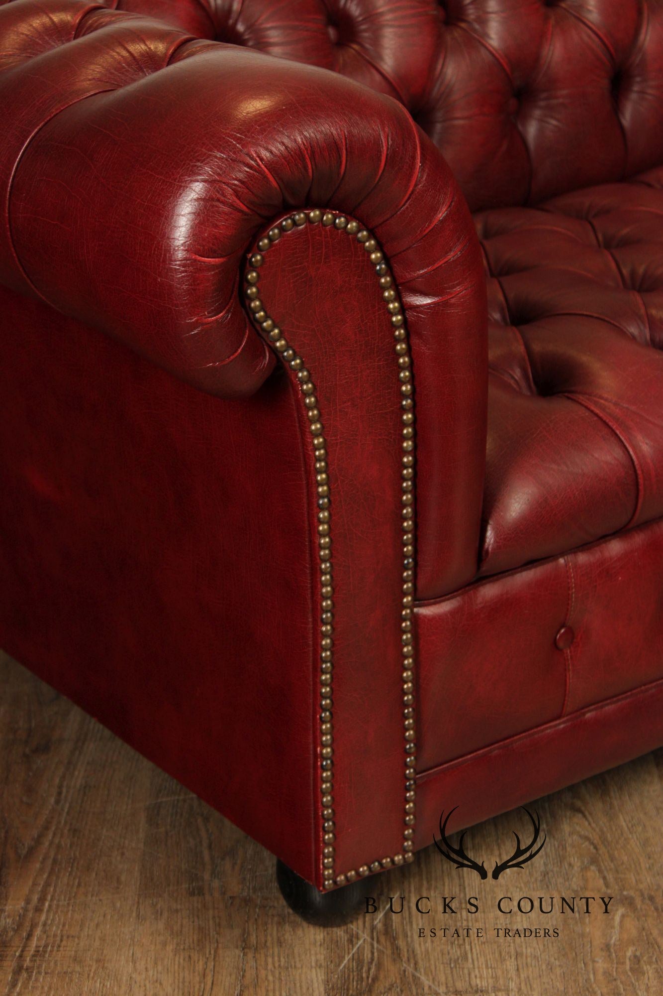 English Traditional Style Tufted Leather Chesterfield Loveseat