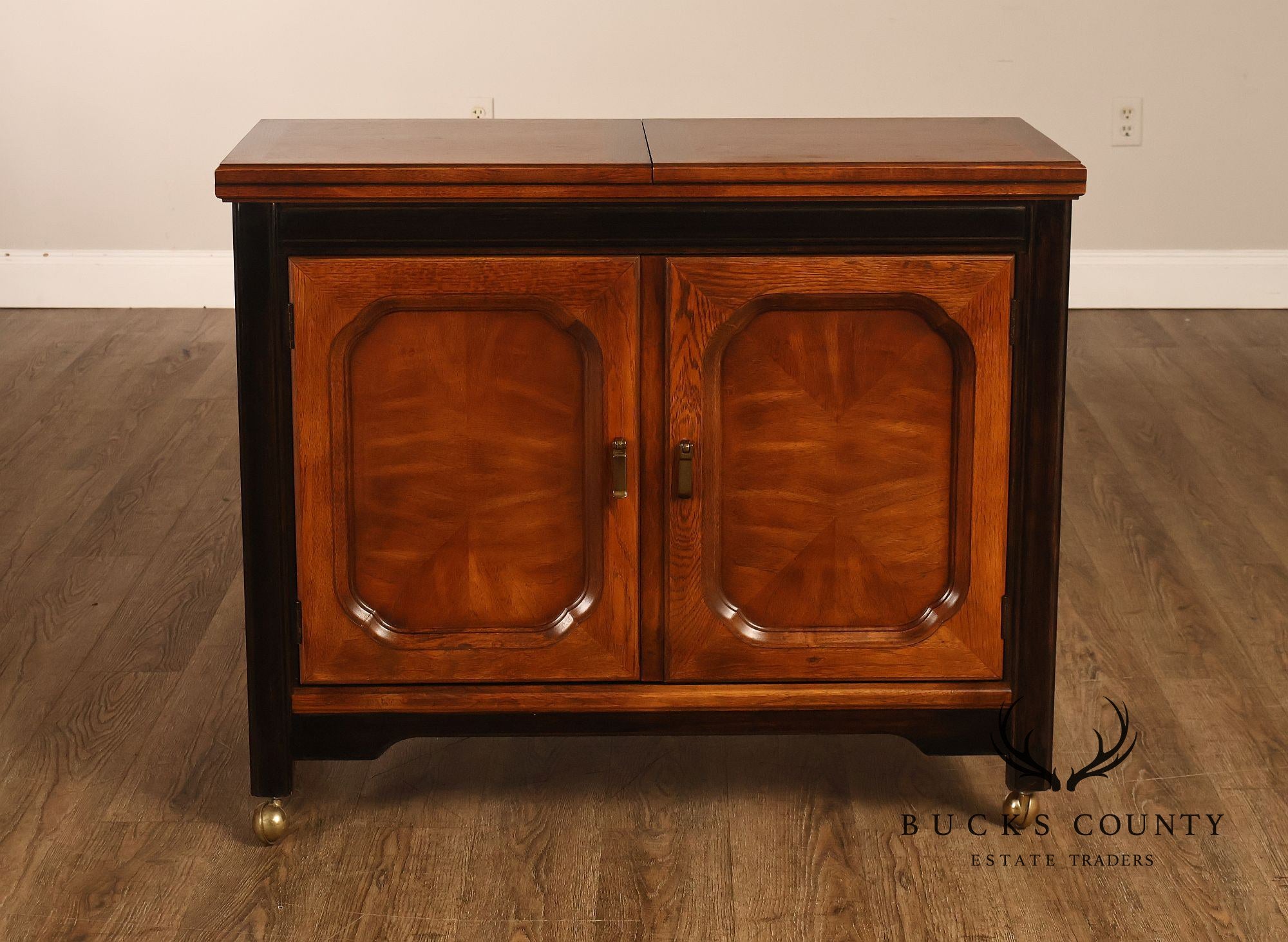 Thomasville 'Embassy' Asian Inspired Flip-Top Server