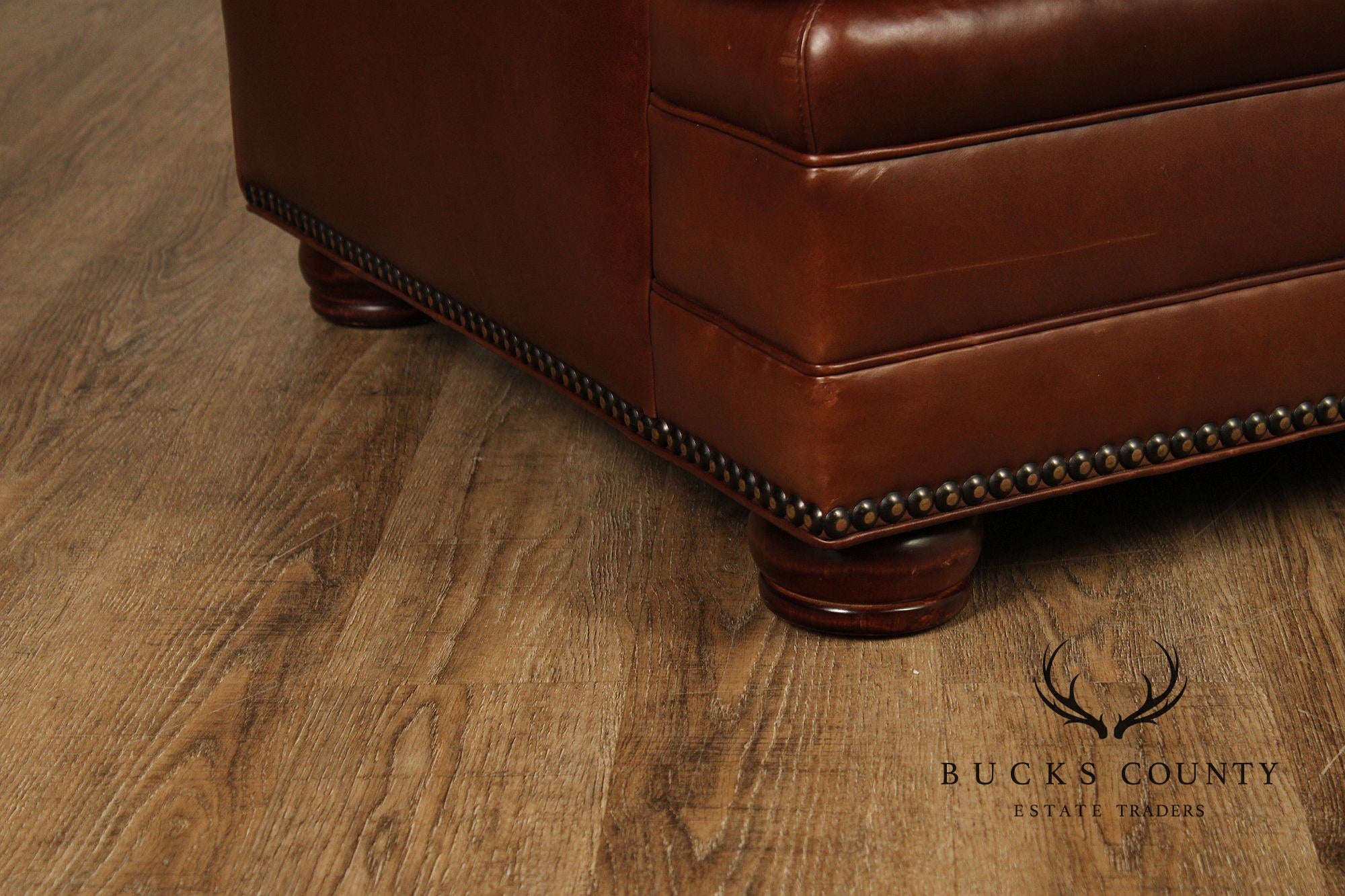 HANCOCK & MOORE ENGLISH TRADITIONAL STYLE BROWN LEATHER SOFA