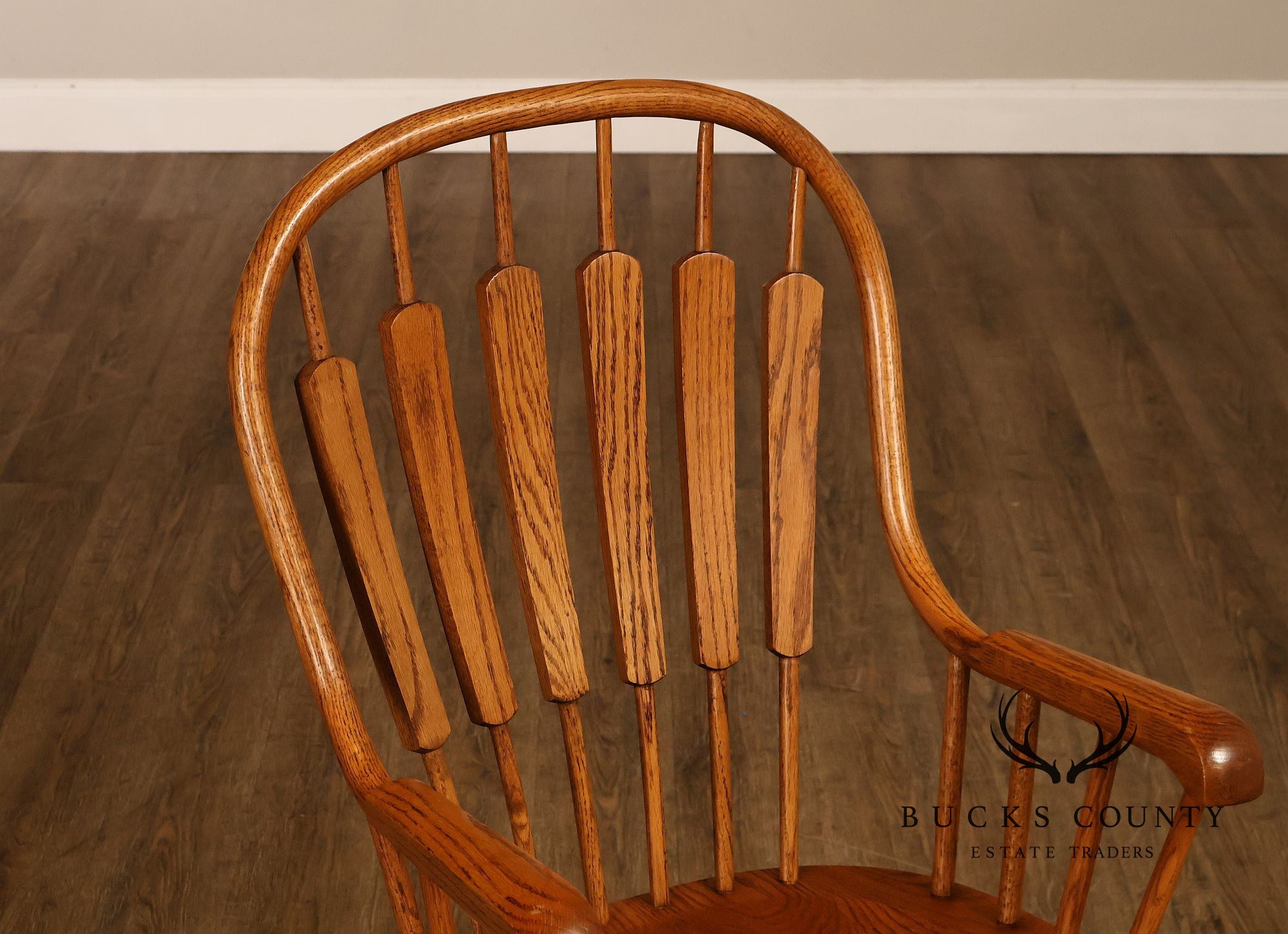 Richardson Brothers Colonial Windsor Style Set Of Seven Oak Dining Chairs