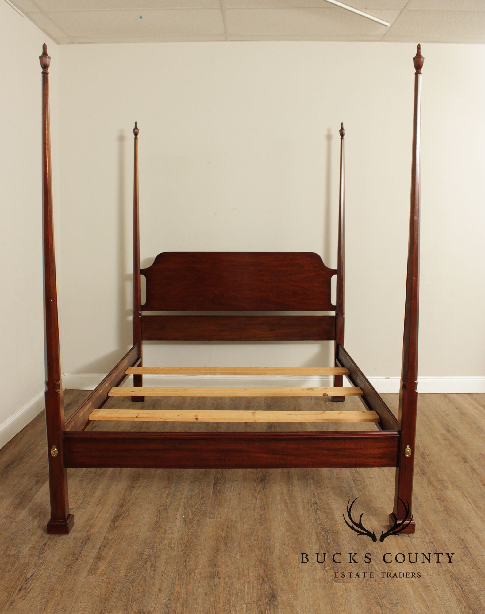 Henkel Harris Virginia Galleries Genuine Mahogany Queen Size Four Poster Bed