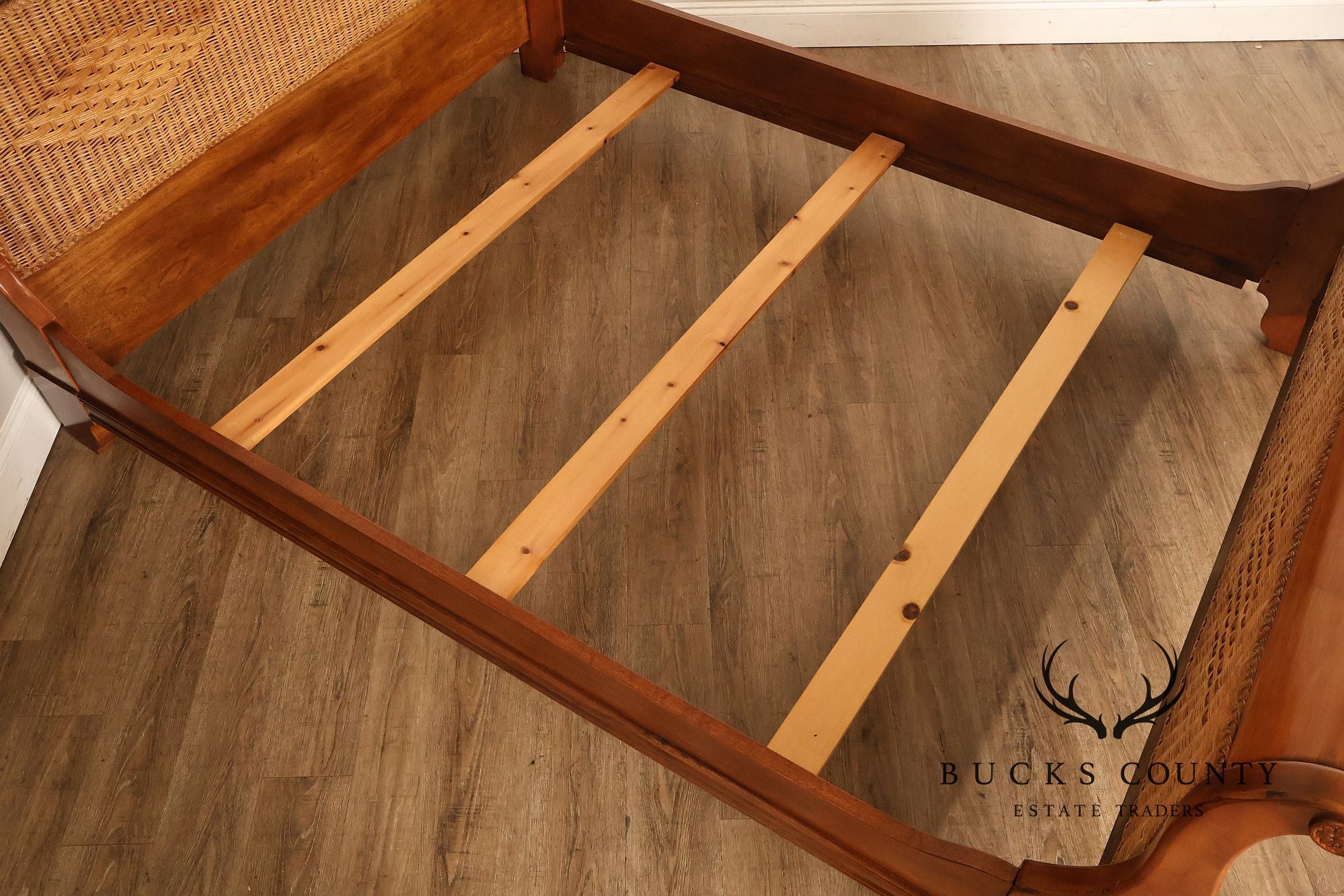 Lexington Cherry And Wicker Queen Sleigh Bed