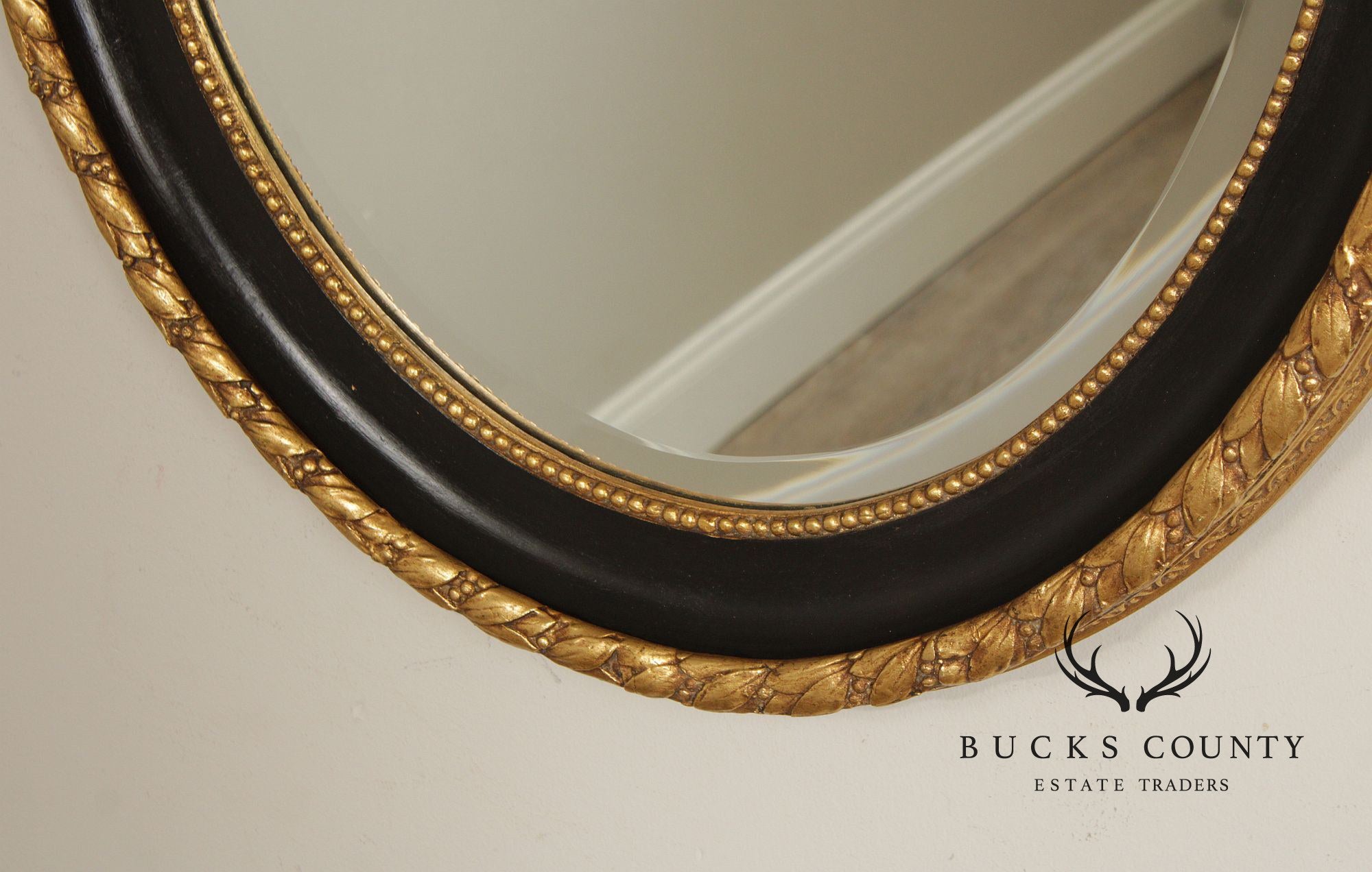 Friedman Brothers 'The Leonia' Giltwood Oval Wall Mirror