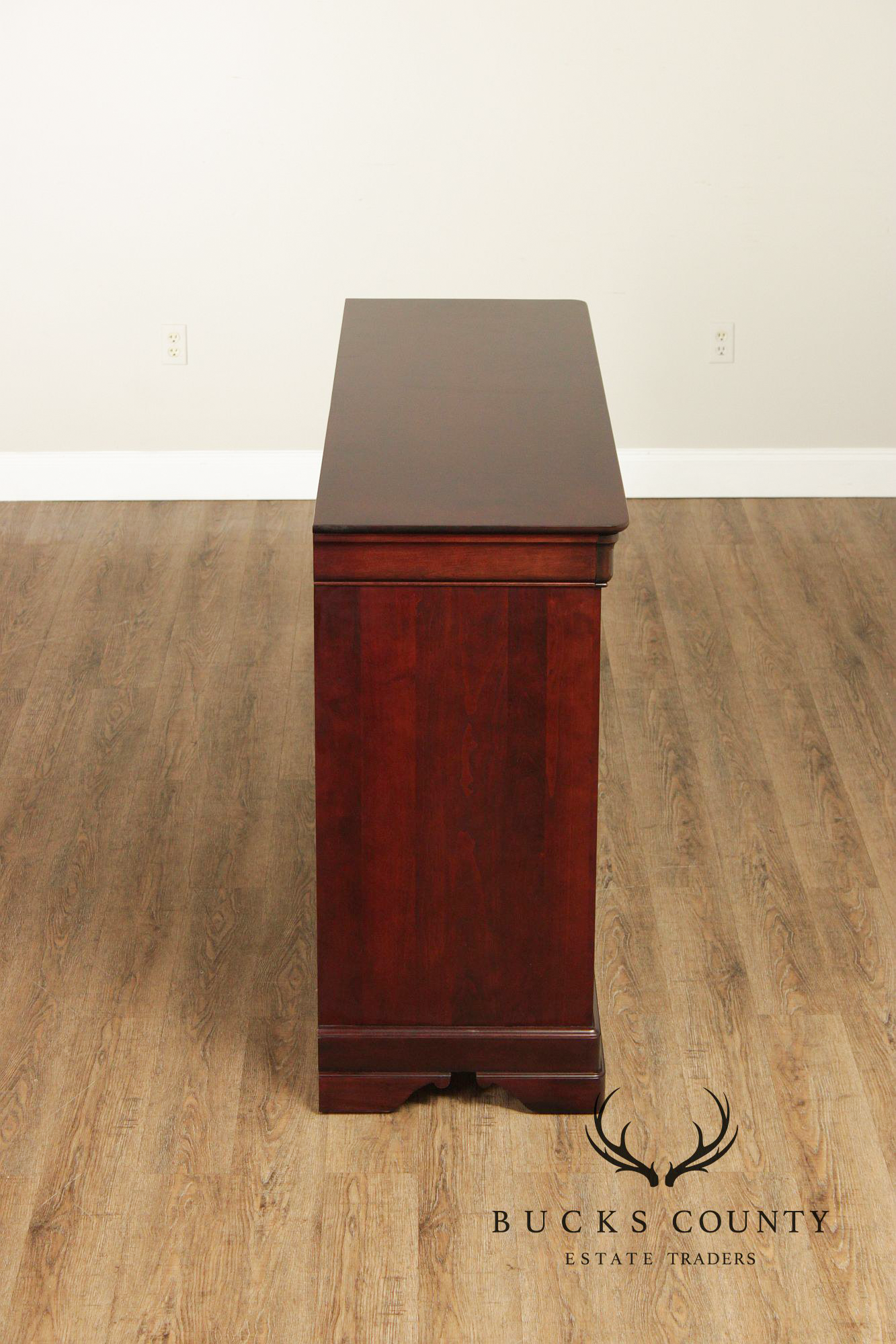 Stickley Marseilles Louis Philippe Cherry 8-Drawer Dresser