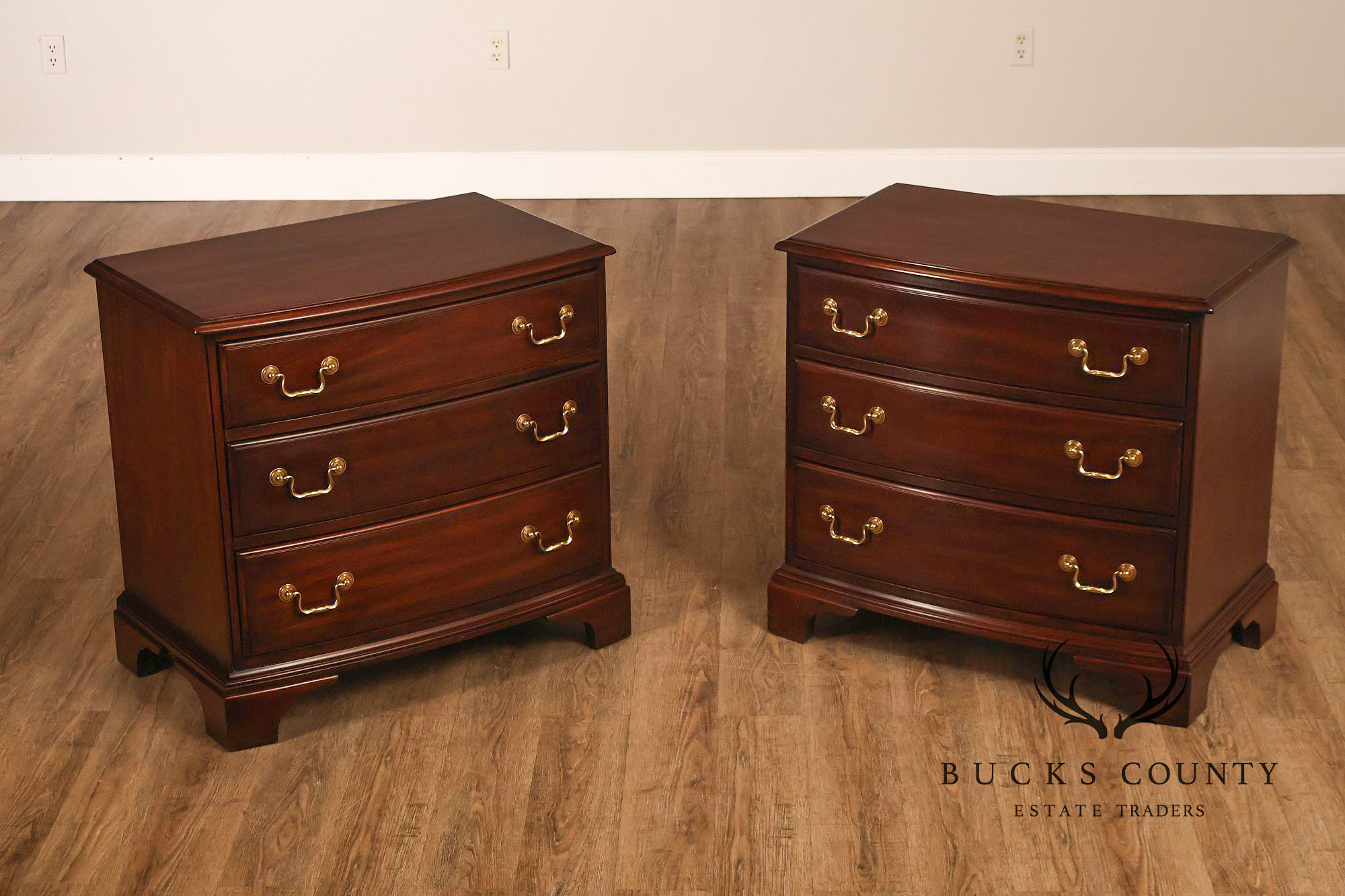 Henkel Harris Chippendale Style Pair Of Mahogany Bowfront Three-Drawer Nightstands