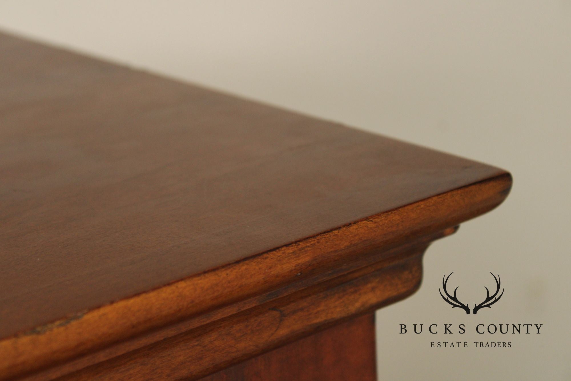 Ethan Allen Traditional Style Lighted Sliding Door Bookcase Display Cabinet