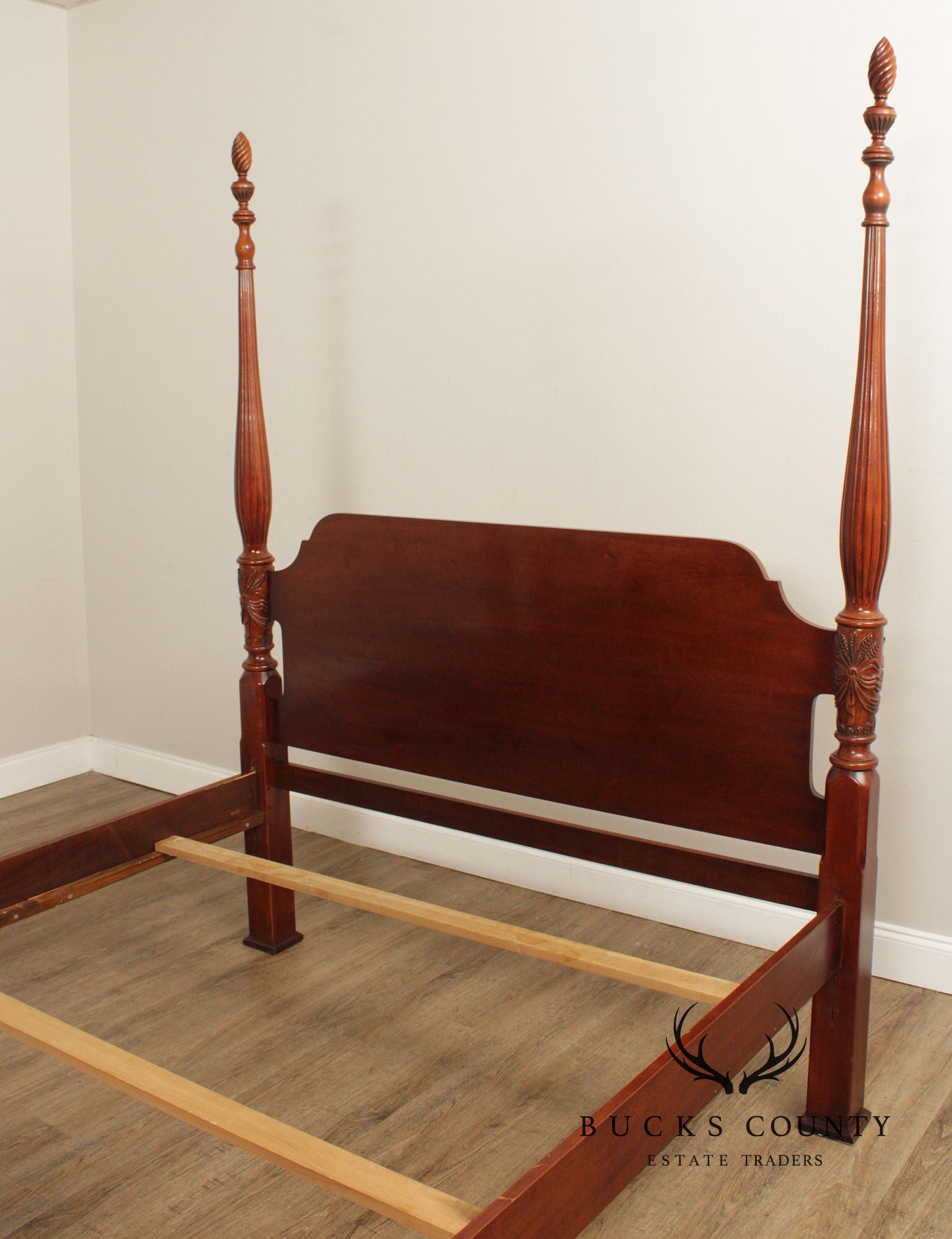 Lexington Queen Size Carved Mahogany Poster Bed