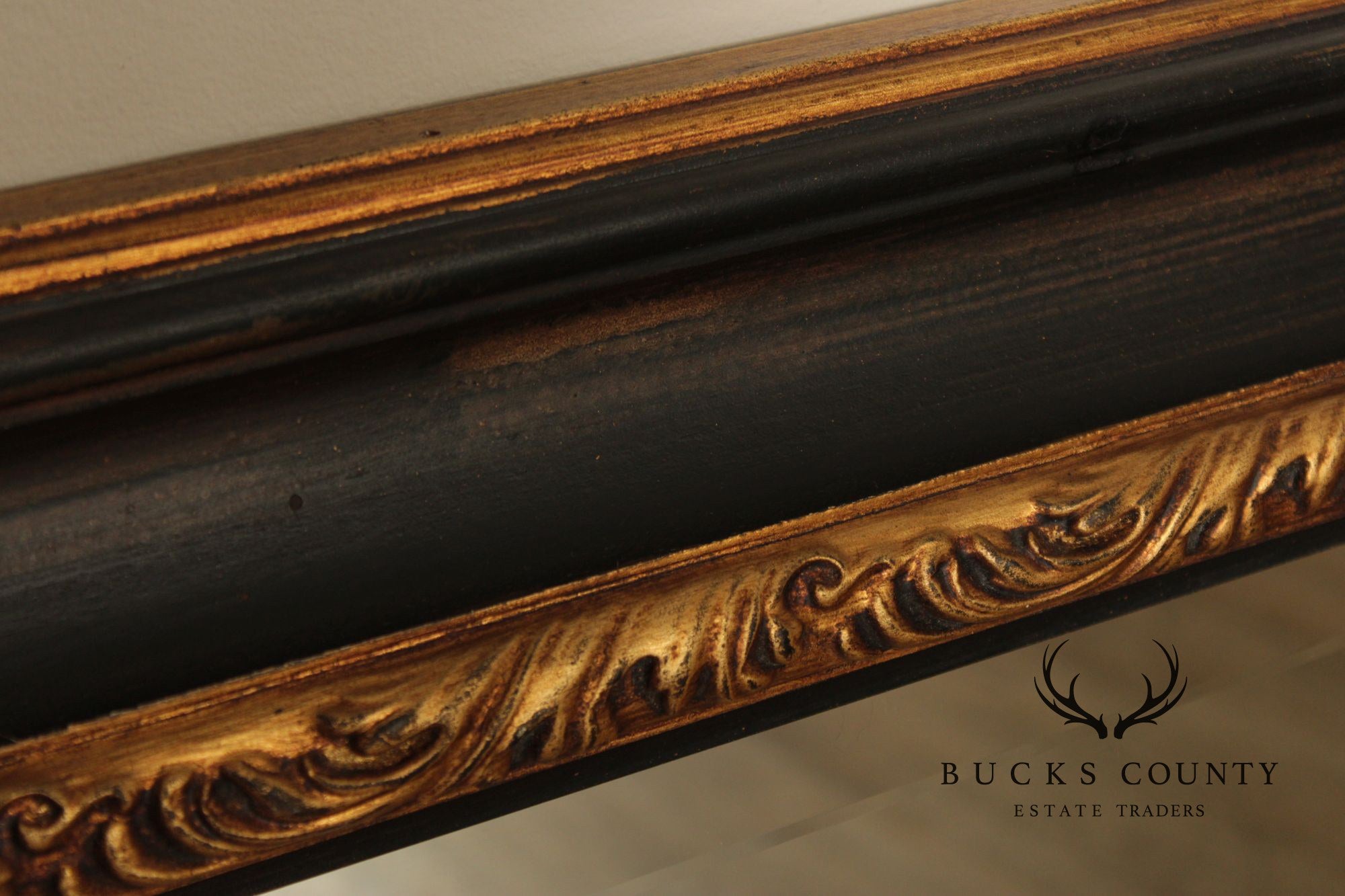 Traditional Distress Painted Wall Mirror