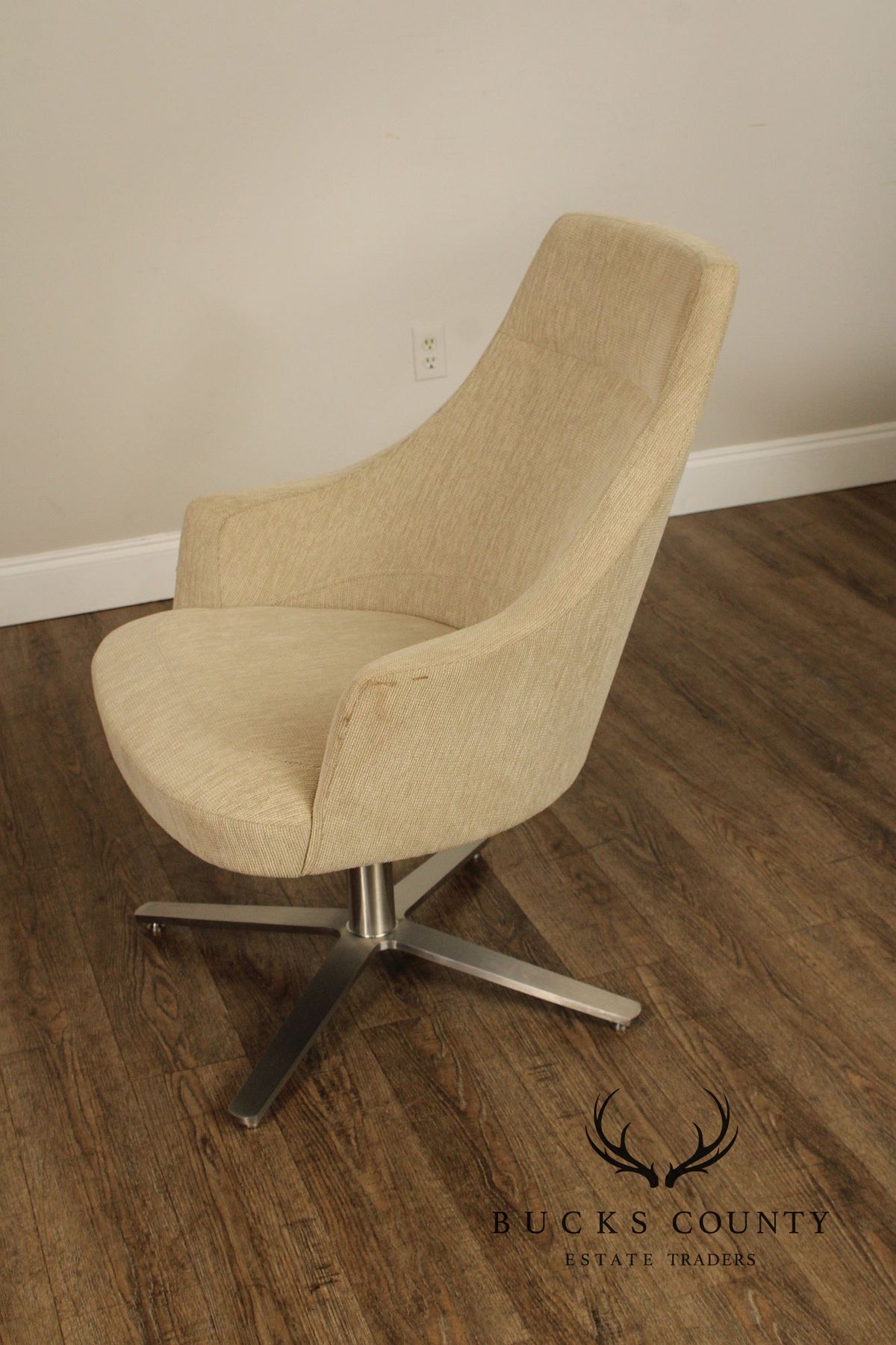 Cumberland Furniture Co. Mid Century Modern Style Pair of Lounge Chairs