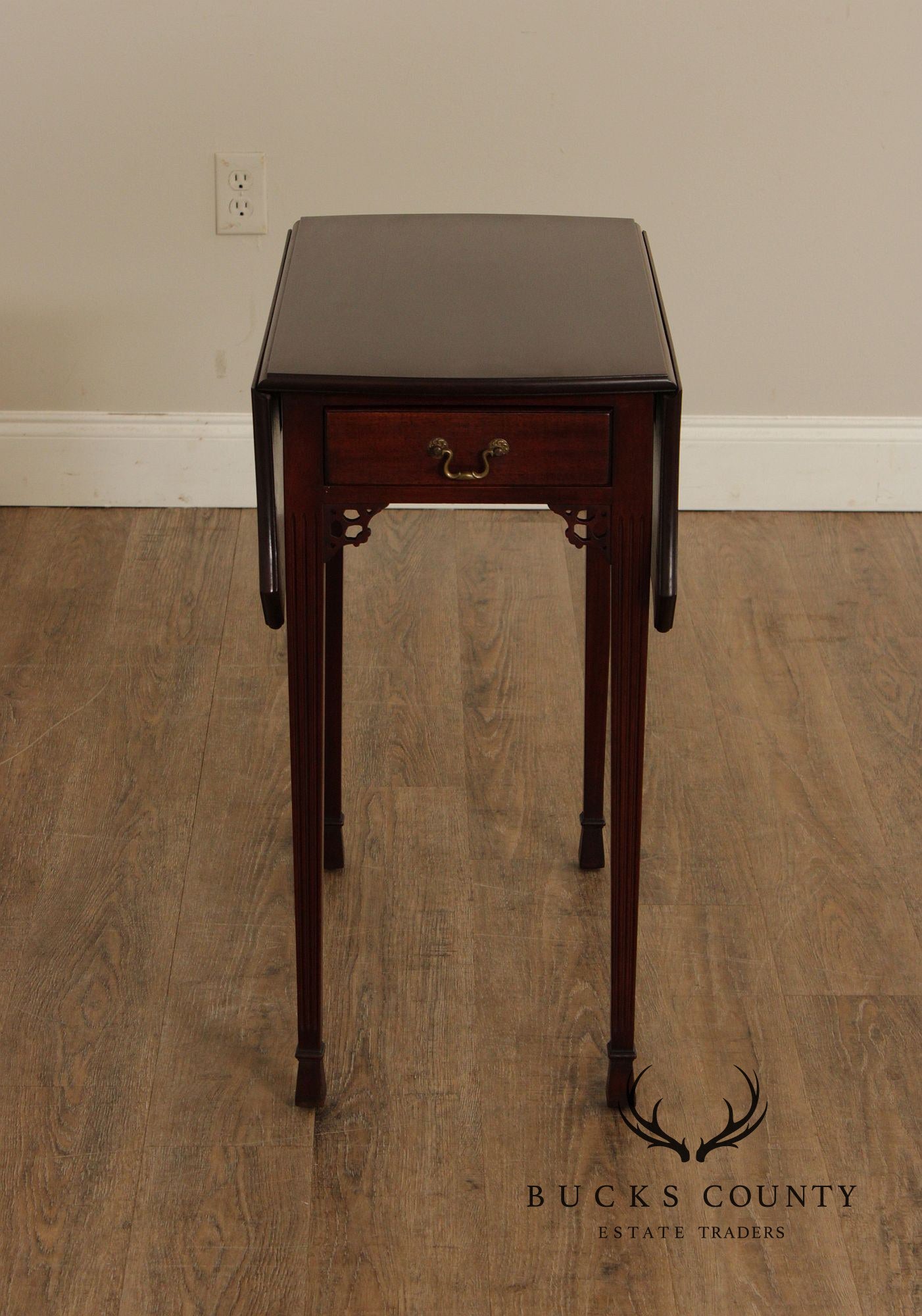 Ellwood Souder & Sons Collector's Group 1930's Mahogany Pembroke Table