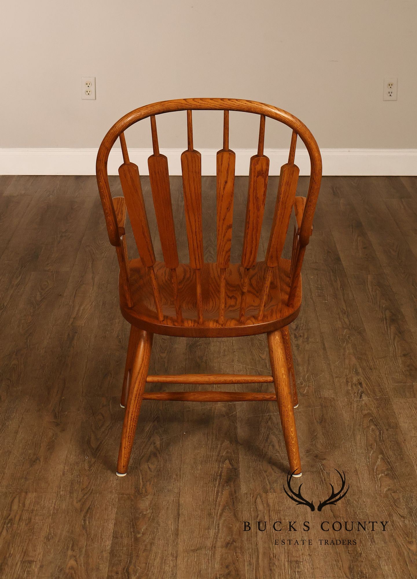 Richardson Brothers Colonial Windsor Style Set Of Seven Oak Dining Chairs