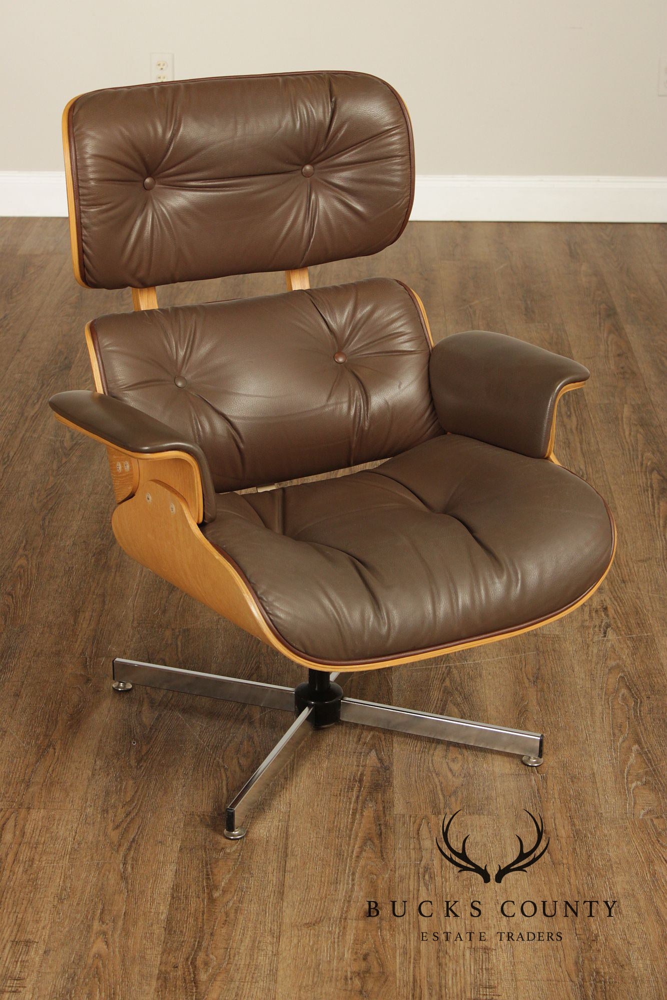 Eames Style Leather Swivel Chair with Ottoman