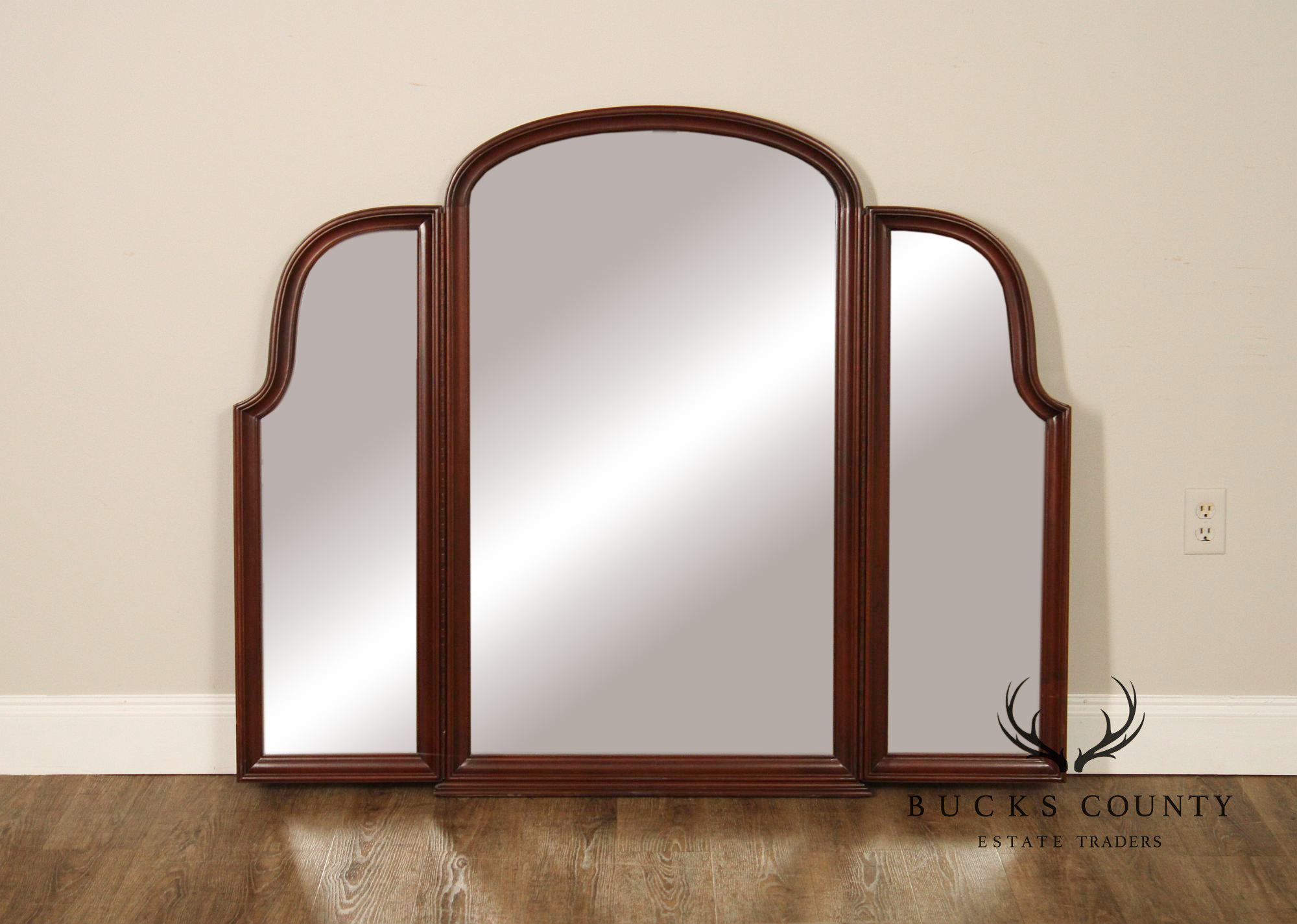 Ethan Allen 'Georgian Court' Cherry Tri-Fold Dresser Mirror