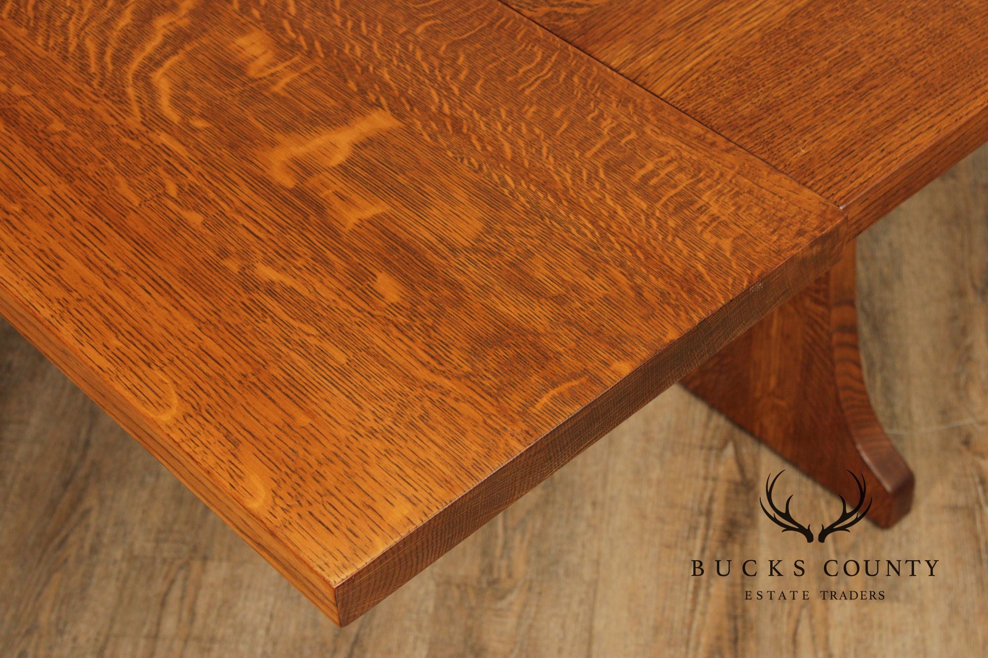 Stickley Mission Collection Expandable Oak Keyhole Dining Table