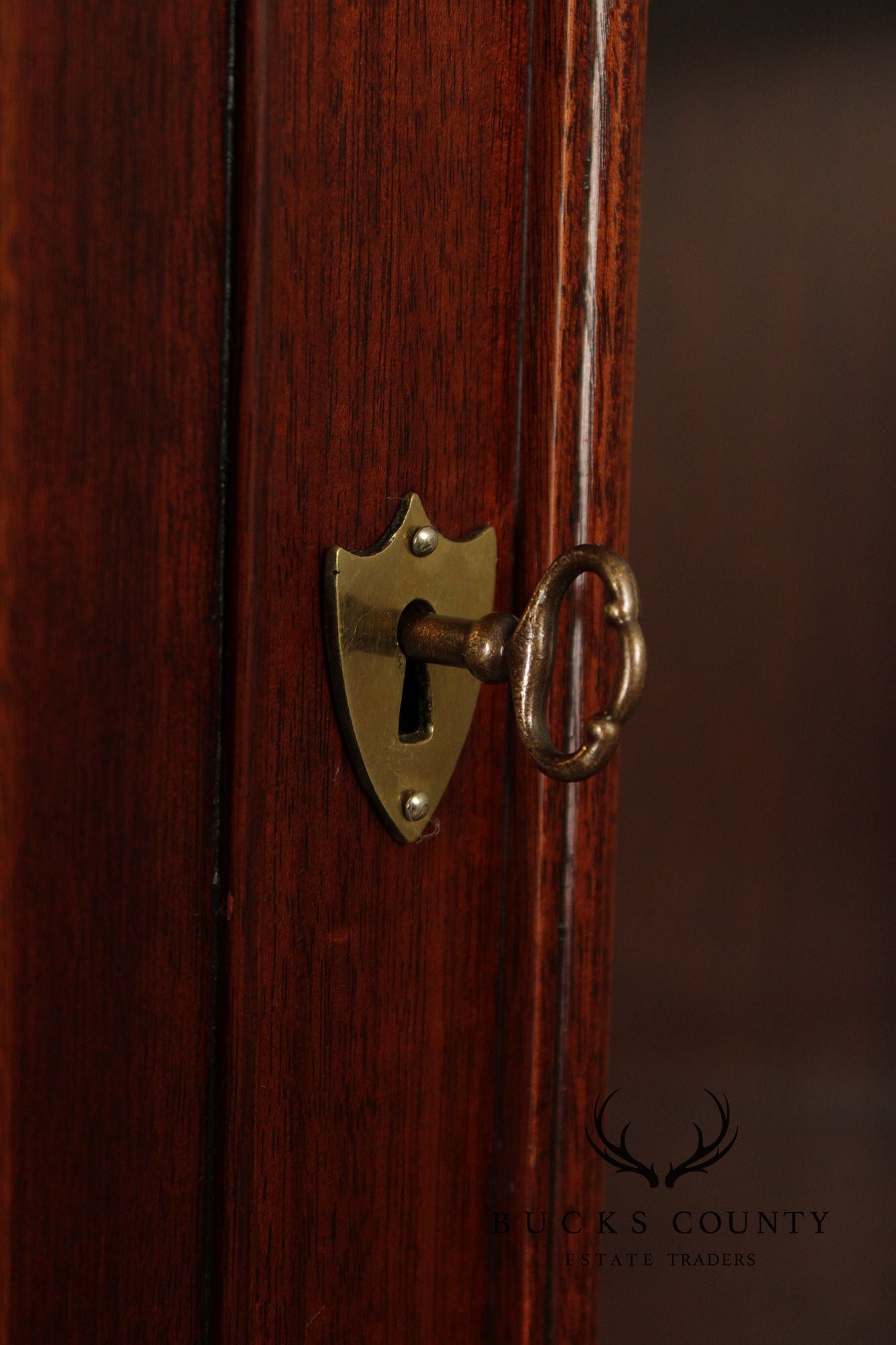 Craftique Chippendale Style Mahogany Corner Cabinet