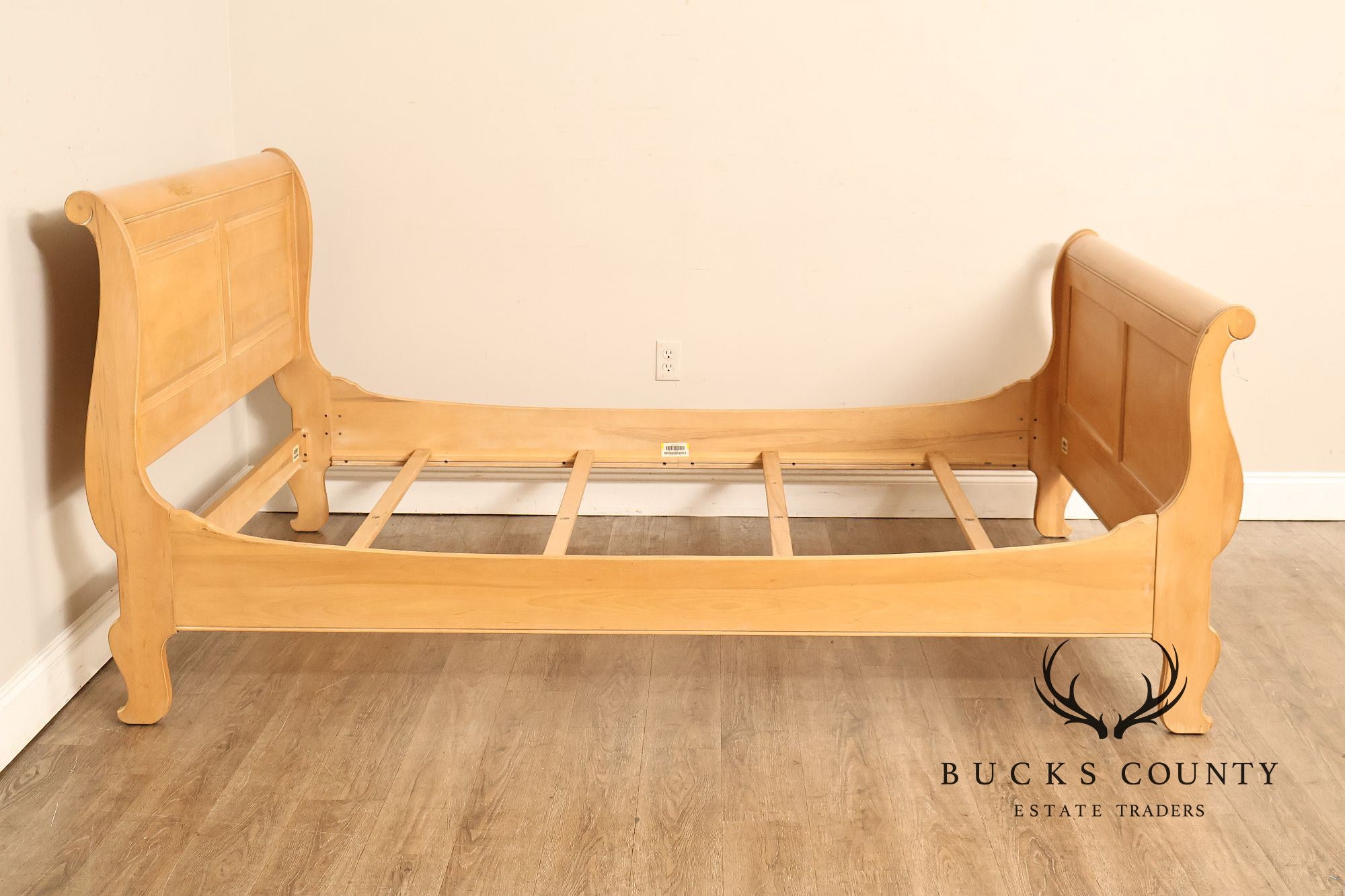 Ethan Allen 'Country French' Queen Sleigh Bed